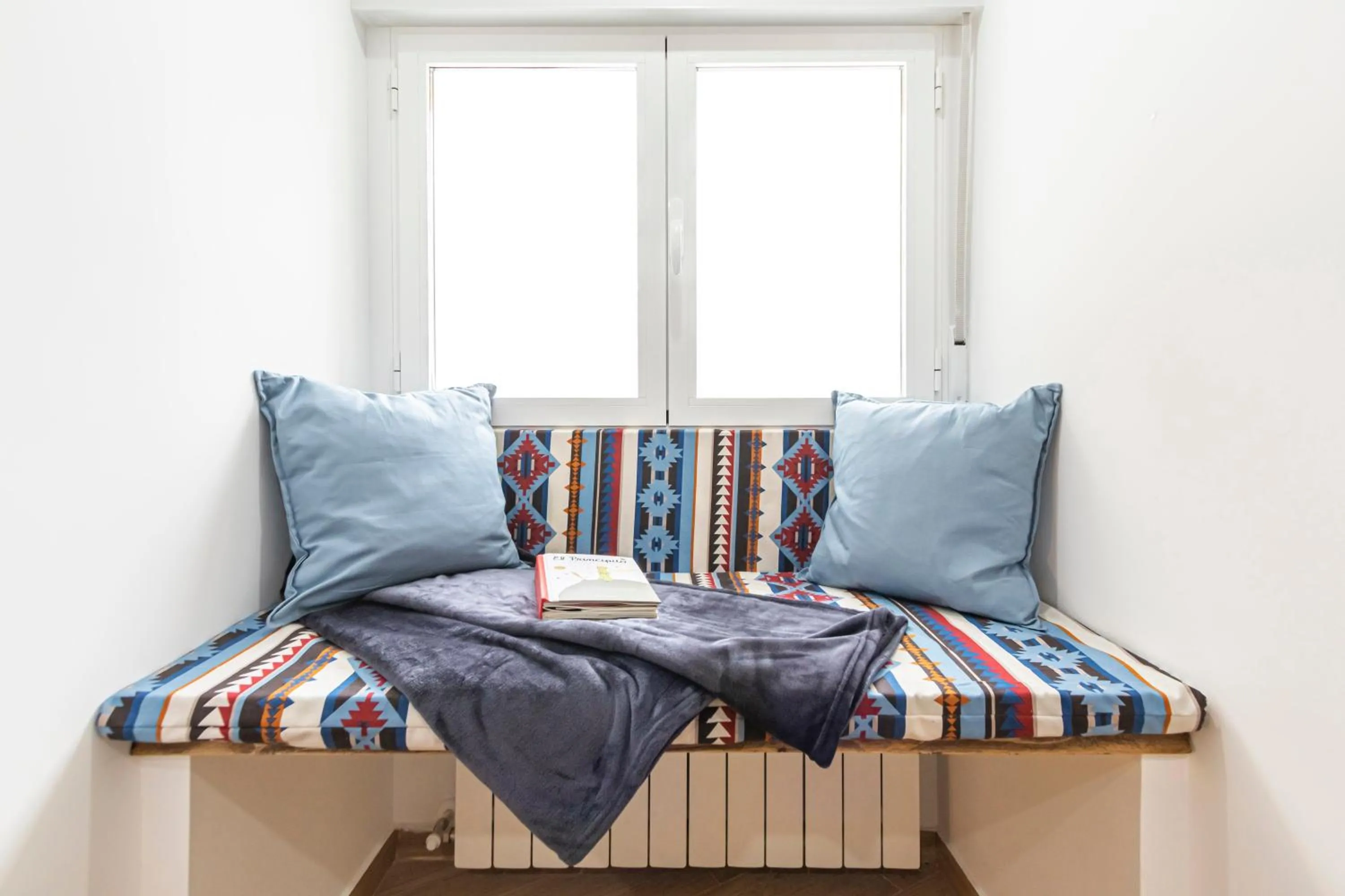 Seating area, Bed in Ever House - IFEMA Canillas