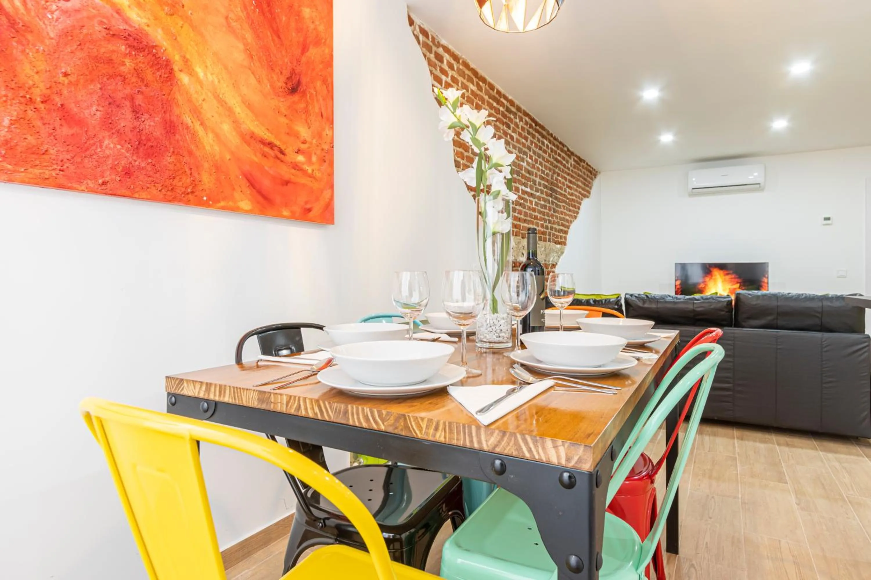 Dining area in Ever House - IFEMA Canillas