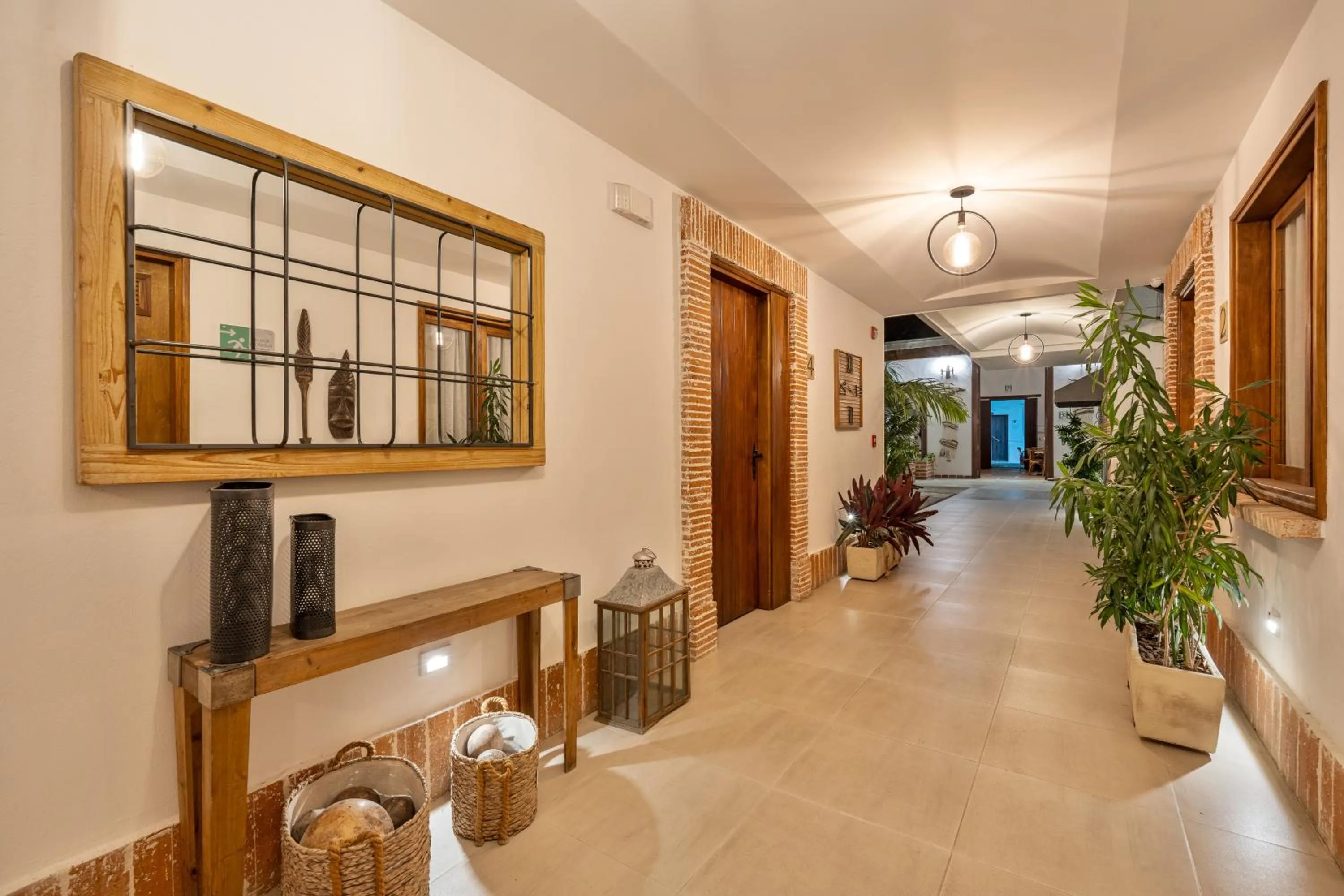 Inner courtyard view in Casa Bixa Hotel Boutique -Santa Fe de Antioquia- Mayores de 12 años