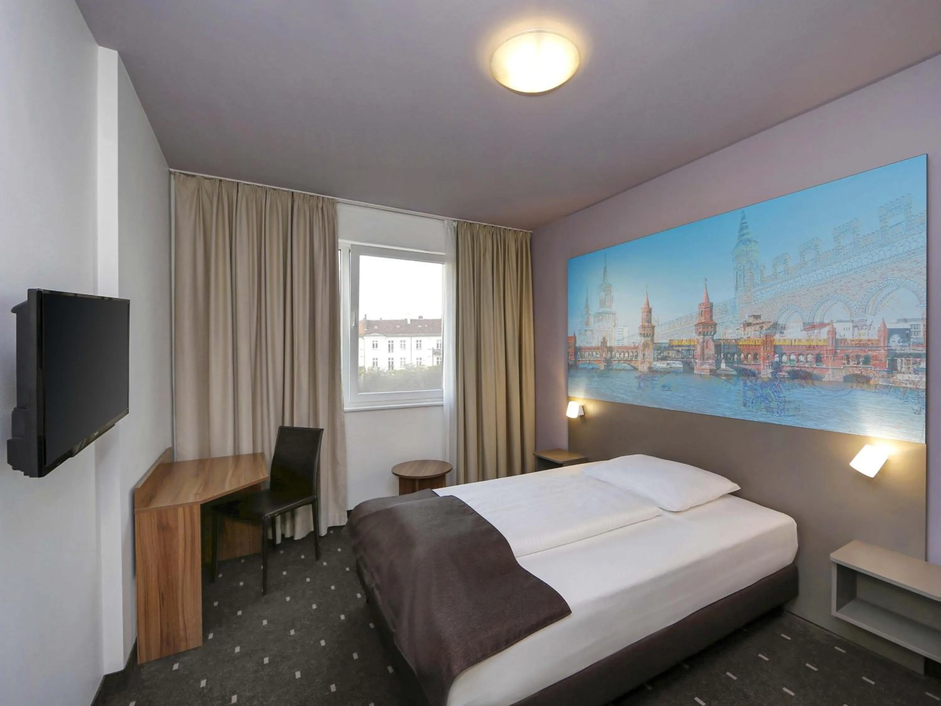 Photo of the whole room, Bed in B&B Hotel Berlin City-Ost