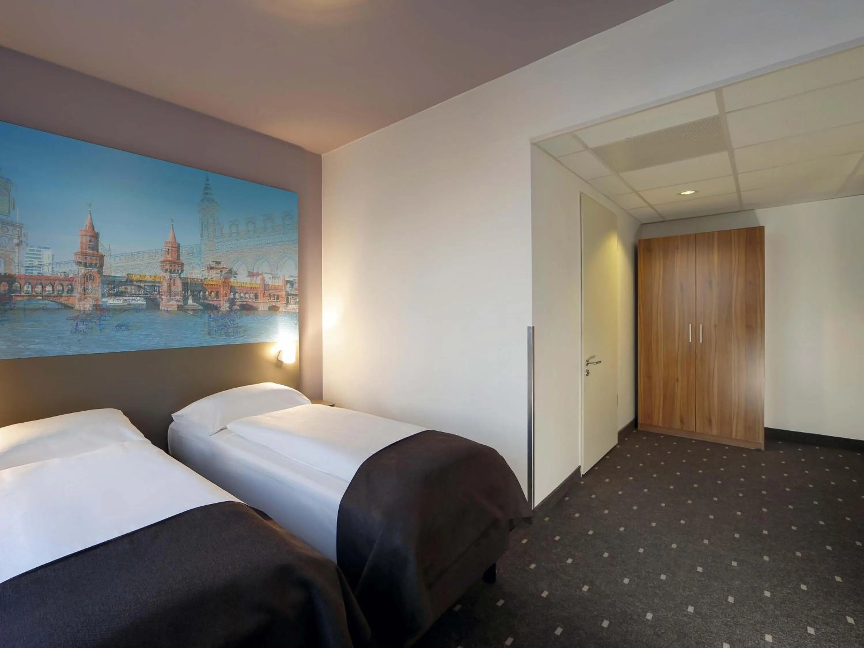 Photo of the whole room, Bed in B&B Hotel Berlin City-Ost