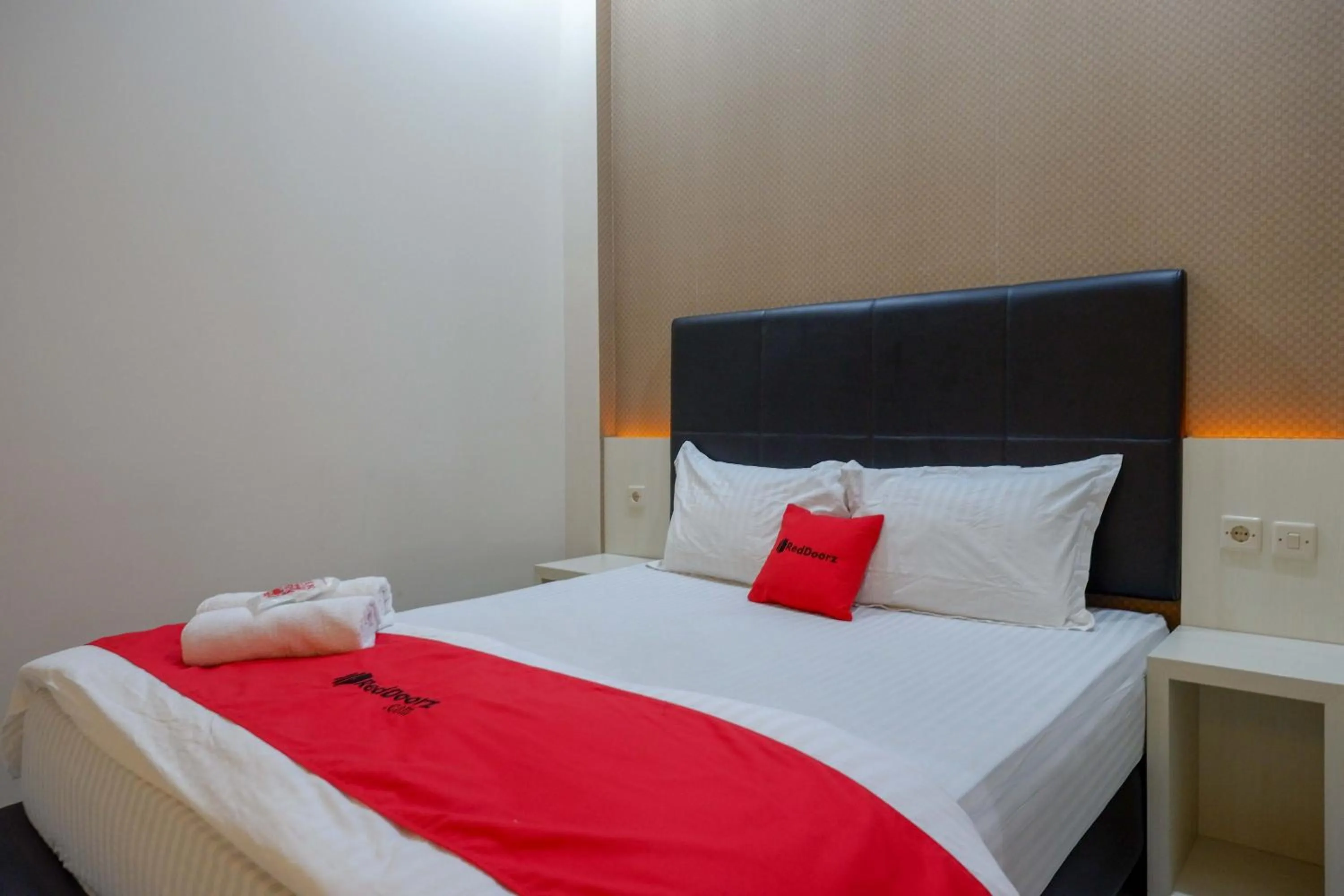 Bedroom, Bed in RedDoorz near Universitas Muhammadiyah Purwokerto