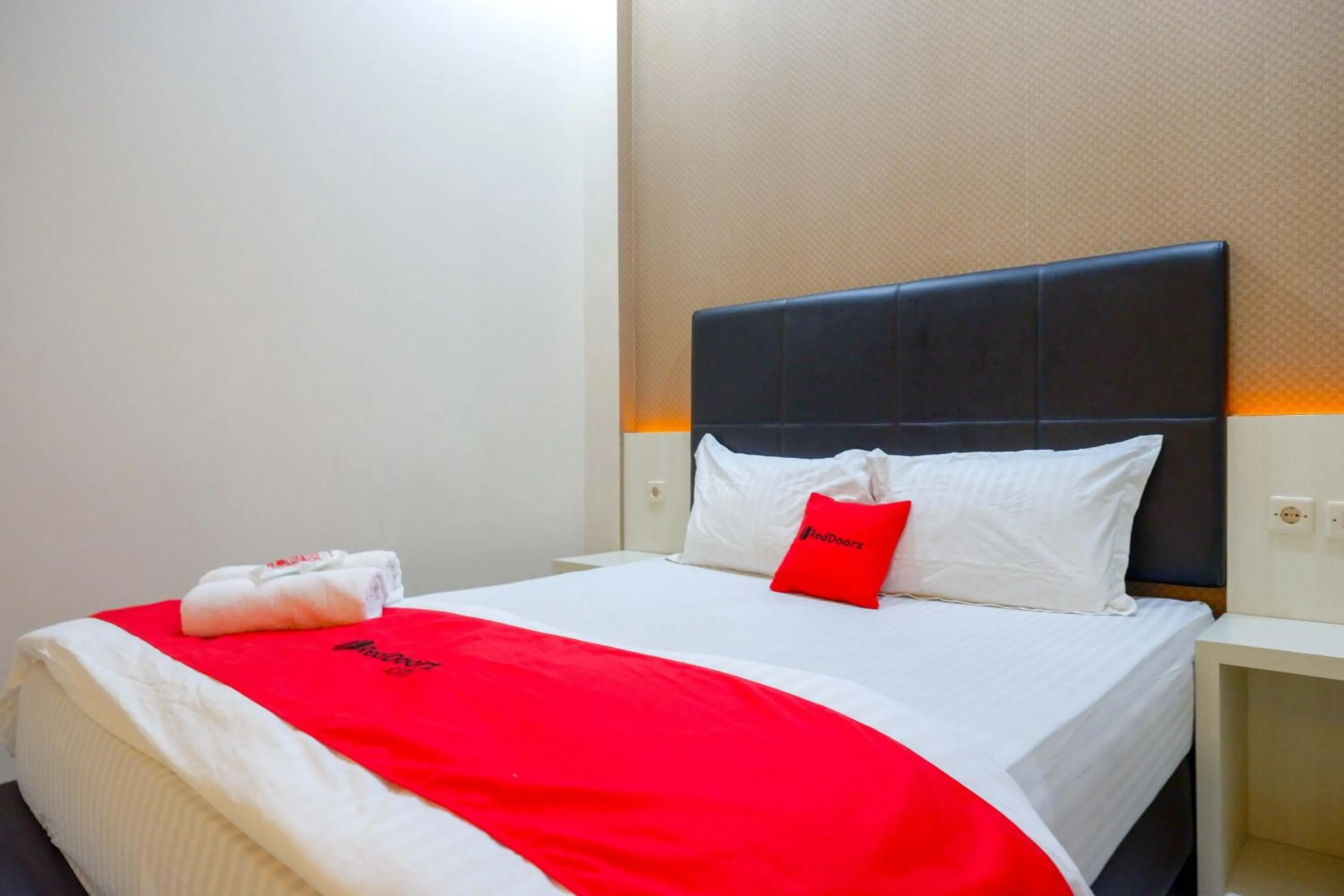 Bedroom, Bed in RedDoorz near Universitas Muhammadiyah Purwokerto
