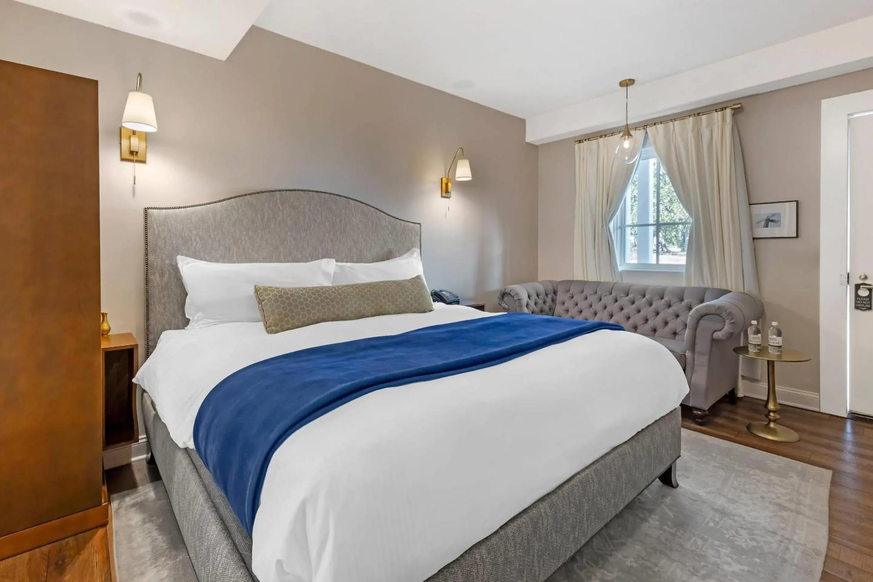 Bedroom, Bed in The Colonial Inn, an Ascend Collection Hotel Bedroom, Bed in The Colonial Inn, an Ascend Collection Hotel