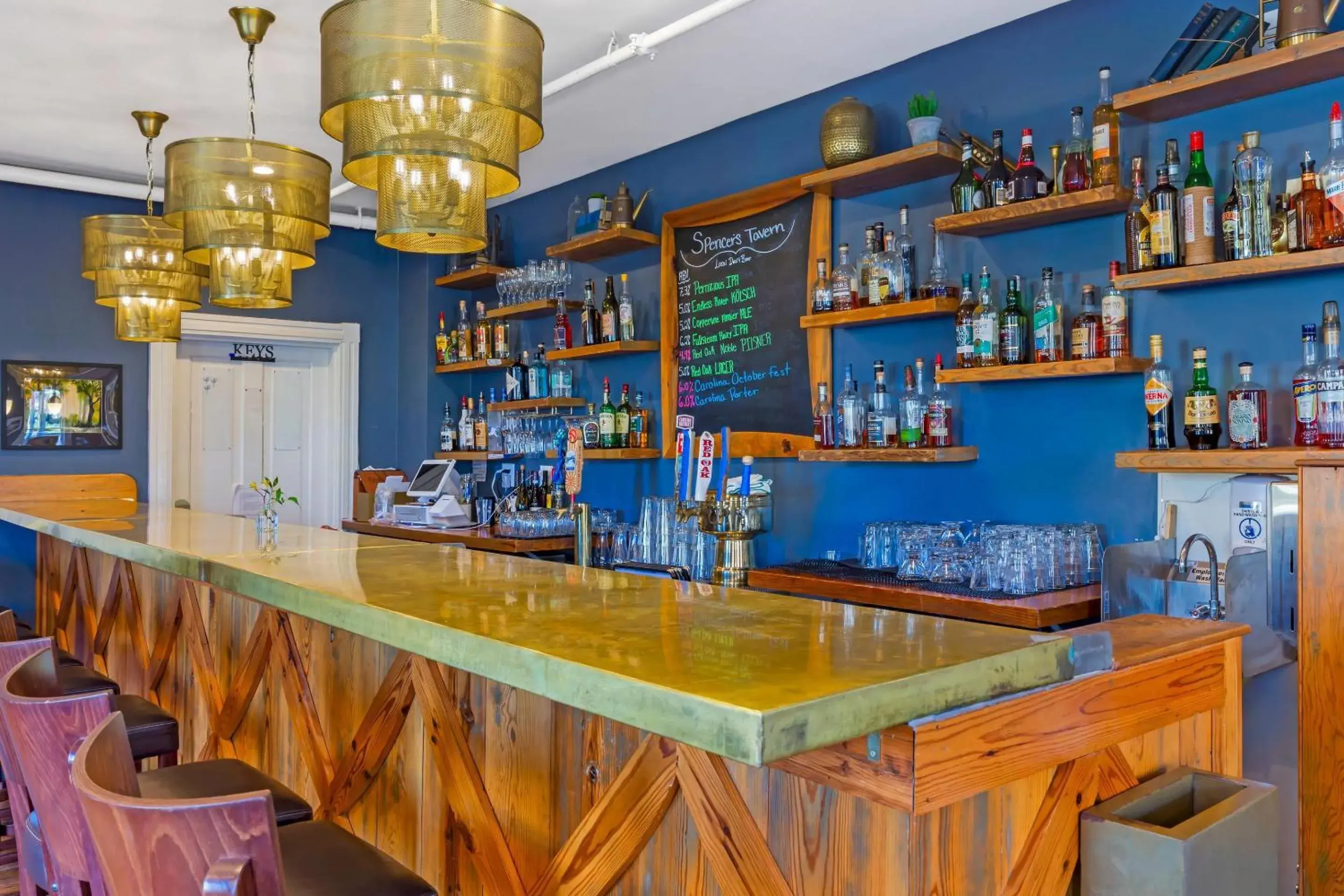 Lounge or bar in The Colonial Inn, an Ascend Collection Hotel Lounge or bar in The Colonial Inn, an Ascend Collection Hotel