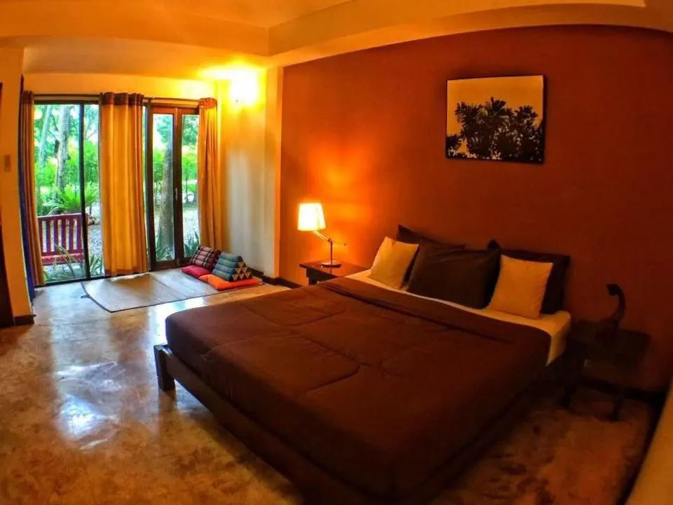 Bed in River CoCo @ Amphawa
