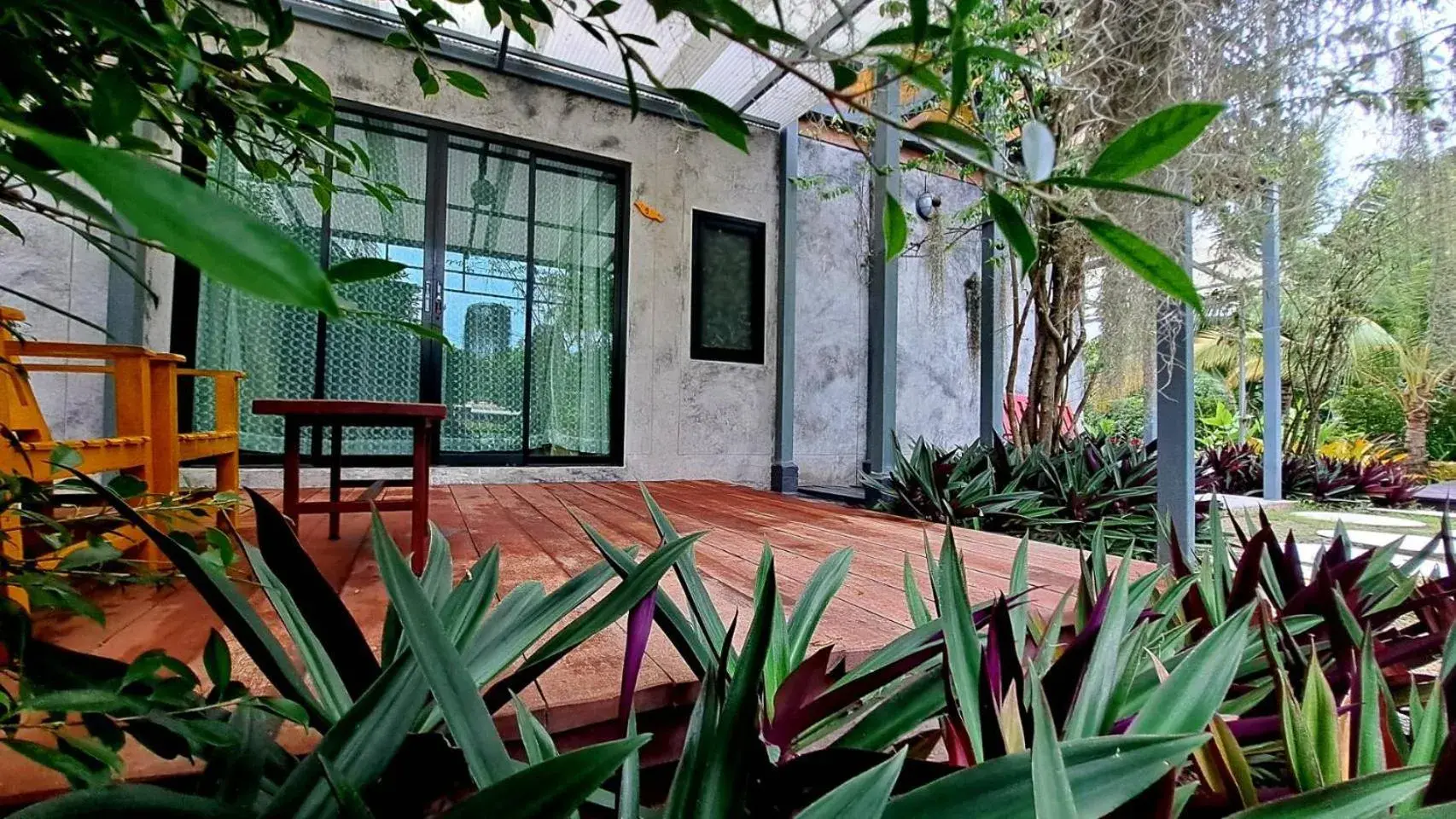 King Room with Balcony in River CoCo @ Amphawa King Room with Balcony in River CoCo @ Amphawa