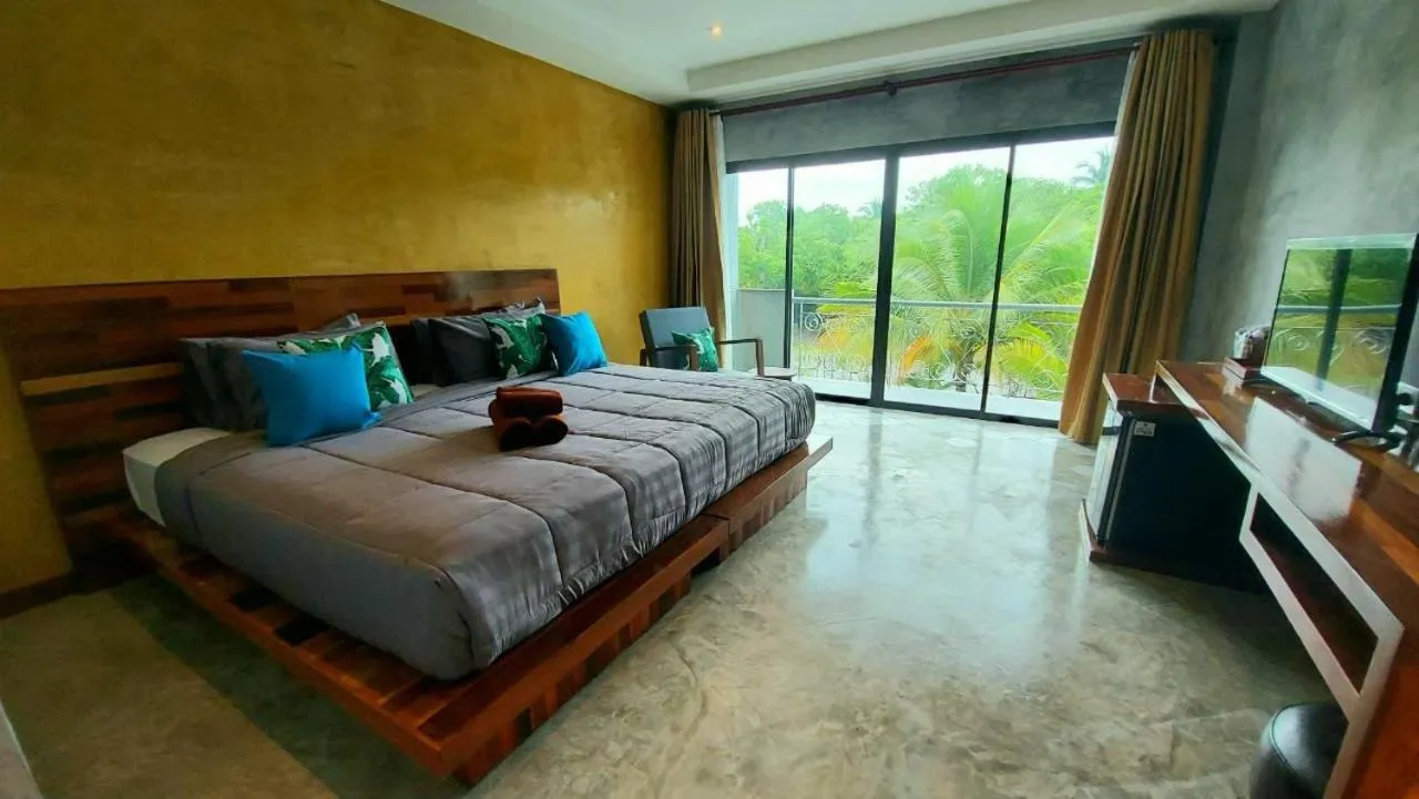 Bed in River CoCo @ Amphawa