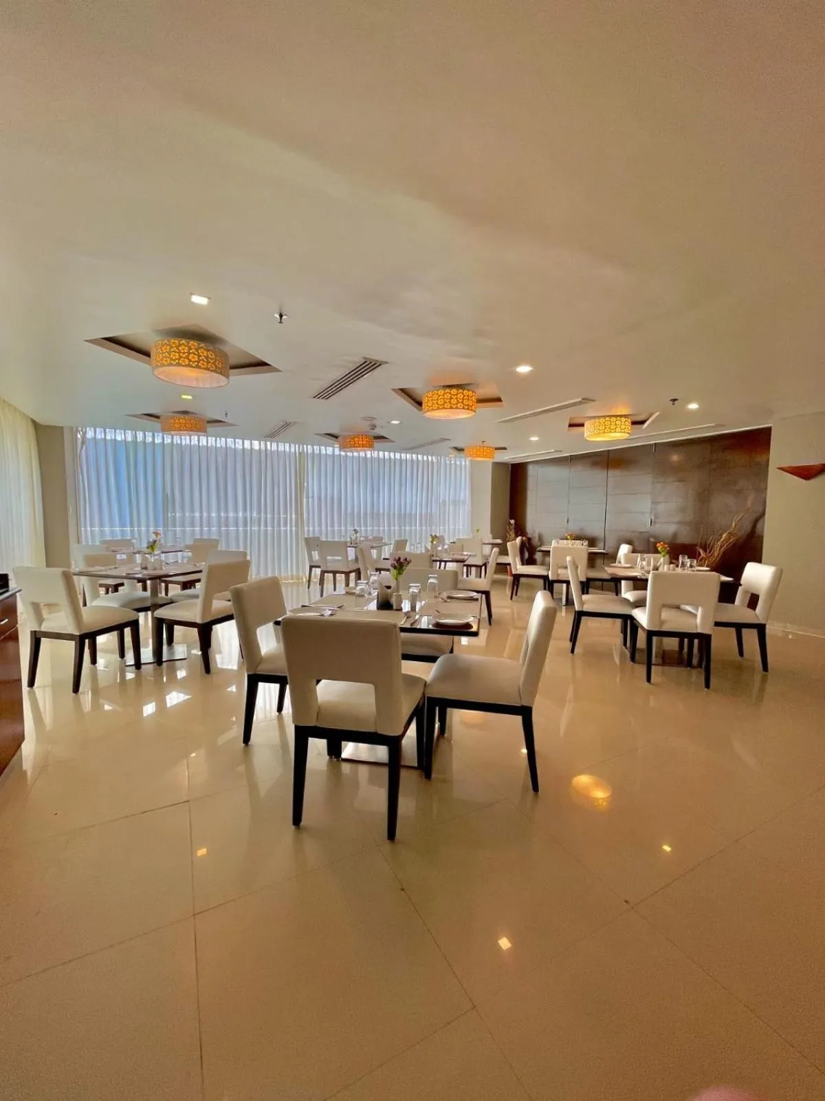 Restaurant/places to eat in BEST WESTERN TIRUPATI