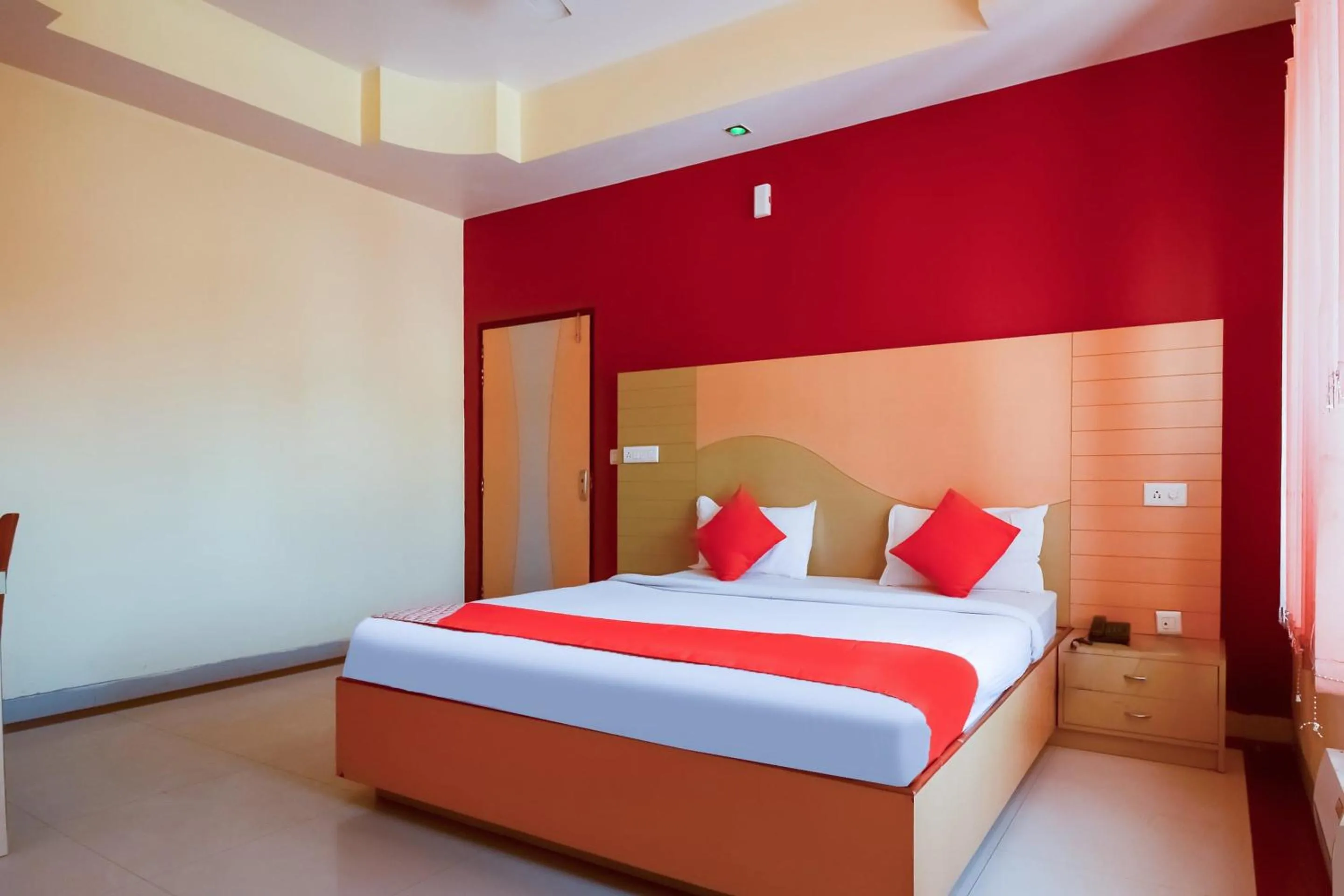 Hotel Samar Palace Near Sodala Vivek Vihar Metro Station