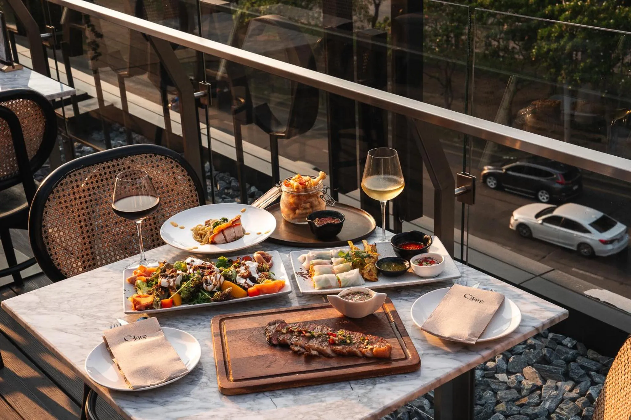 Restaurant/places to eat in Cascade Hotel Bangkok