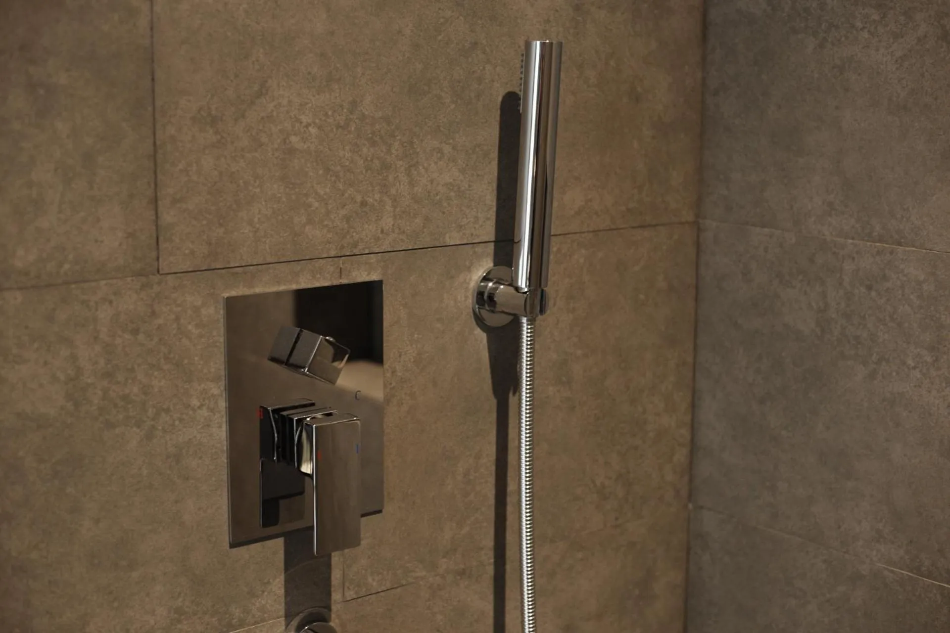 Shower in Cascade Hotel Bangkok