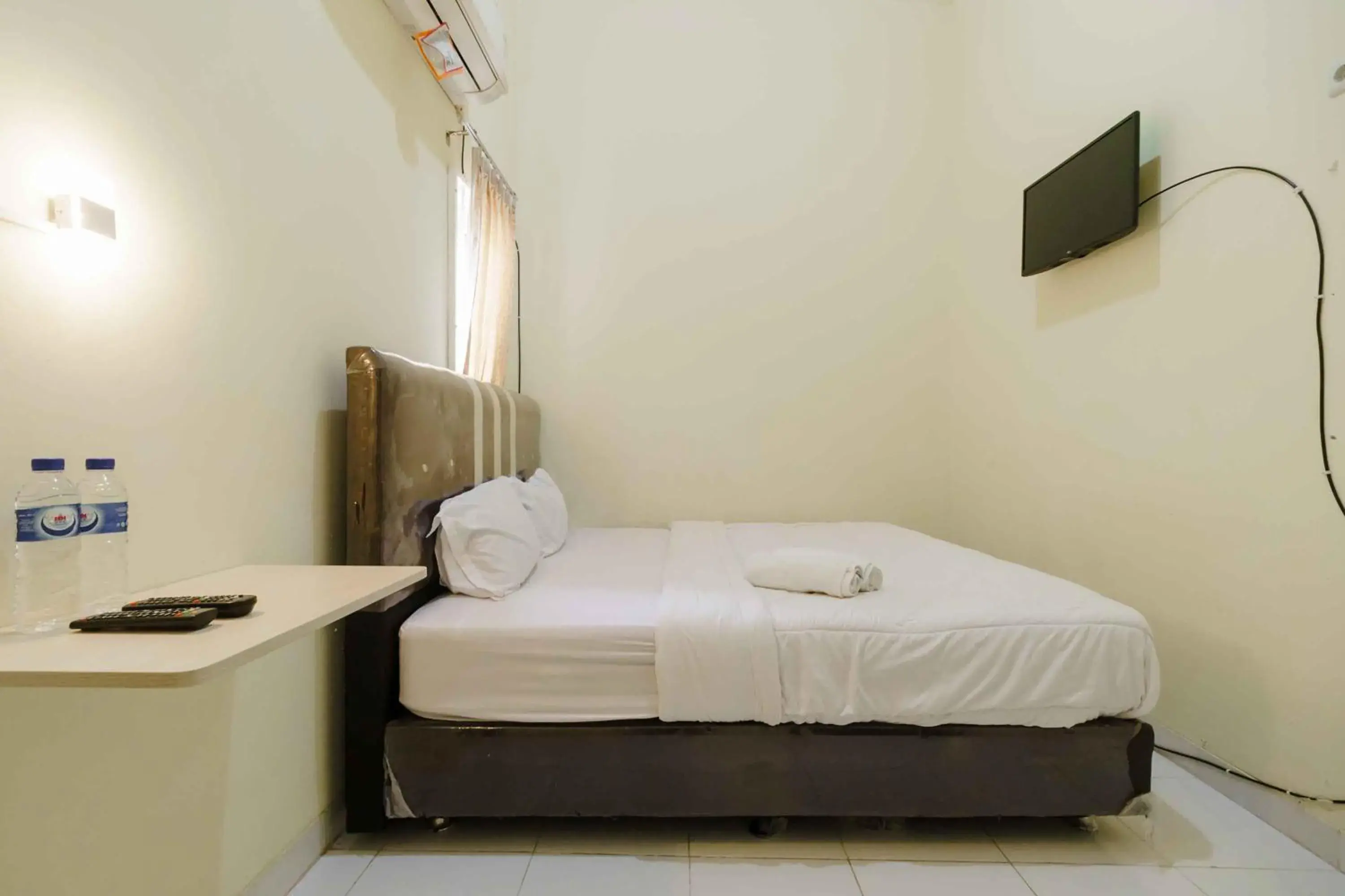 Bedroom, Bed in RedDoorz near OPI Mall Palembang 2 Bedroom, Bed in RedDoorz near OPI Mall Palembang 2