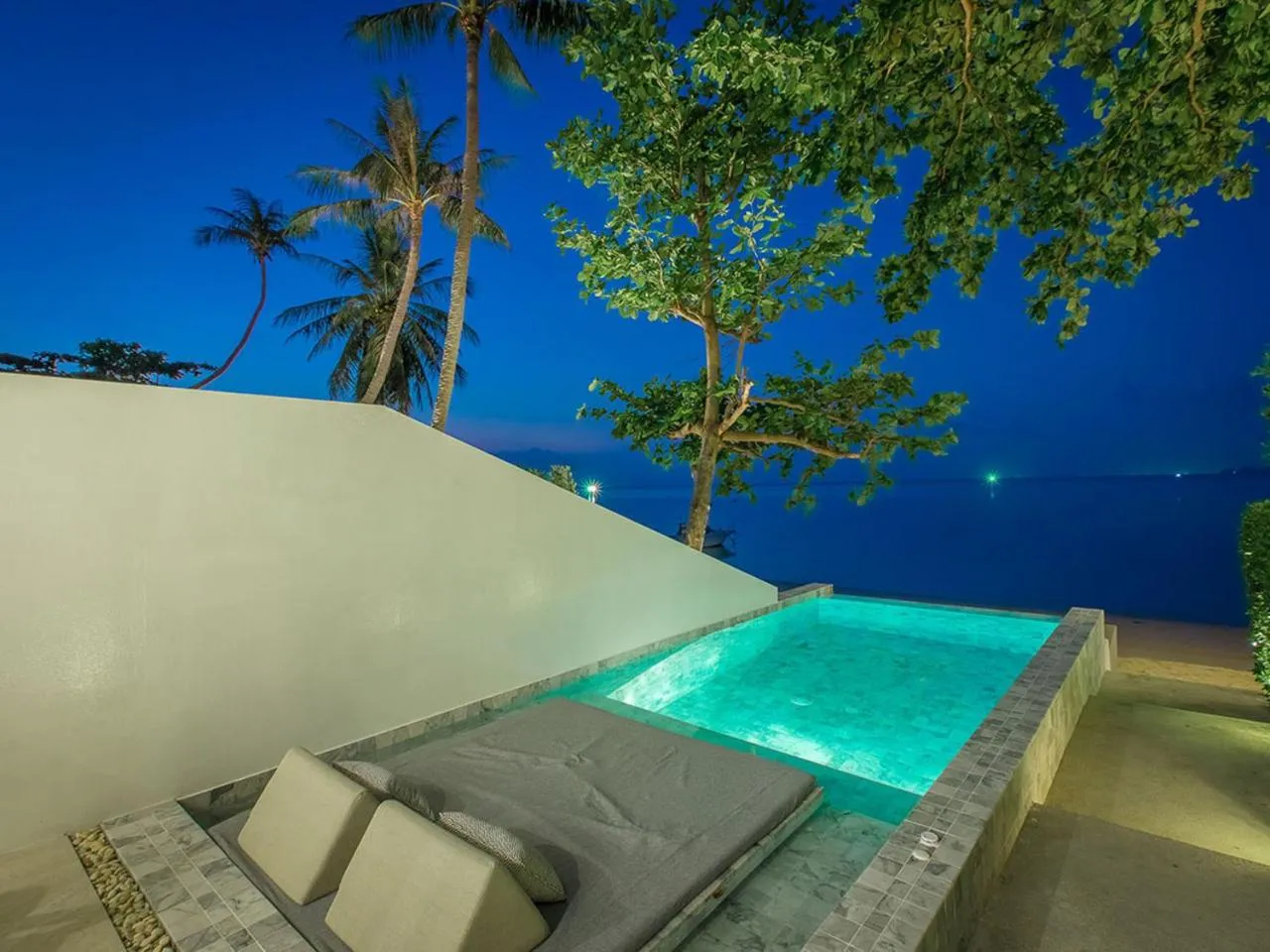 Balcony/Terrace in White Whale Beachfront Pool Villa