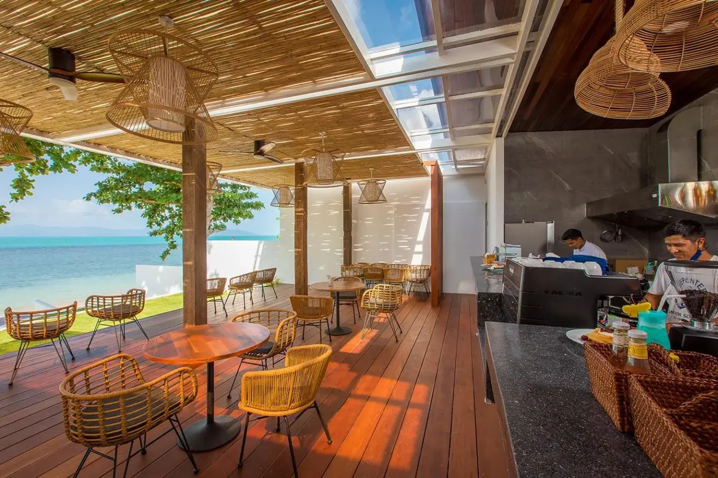 Restaurant/places to eat in White Whale Beachfront Pool Villa Restaurant/places to eat in White Whale Beachfront Pool Villa