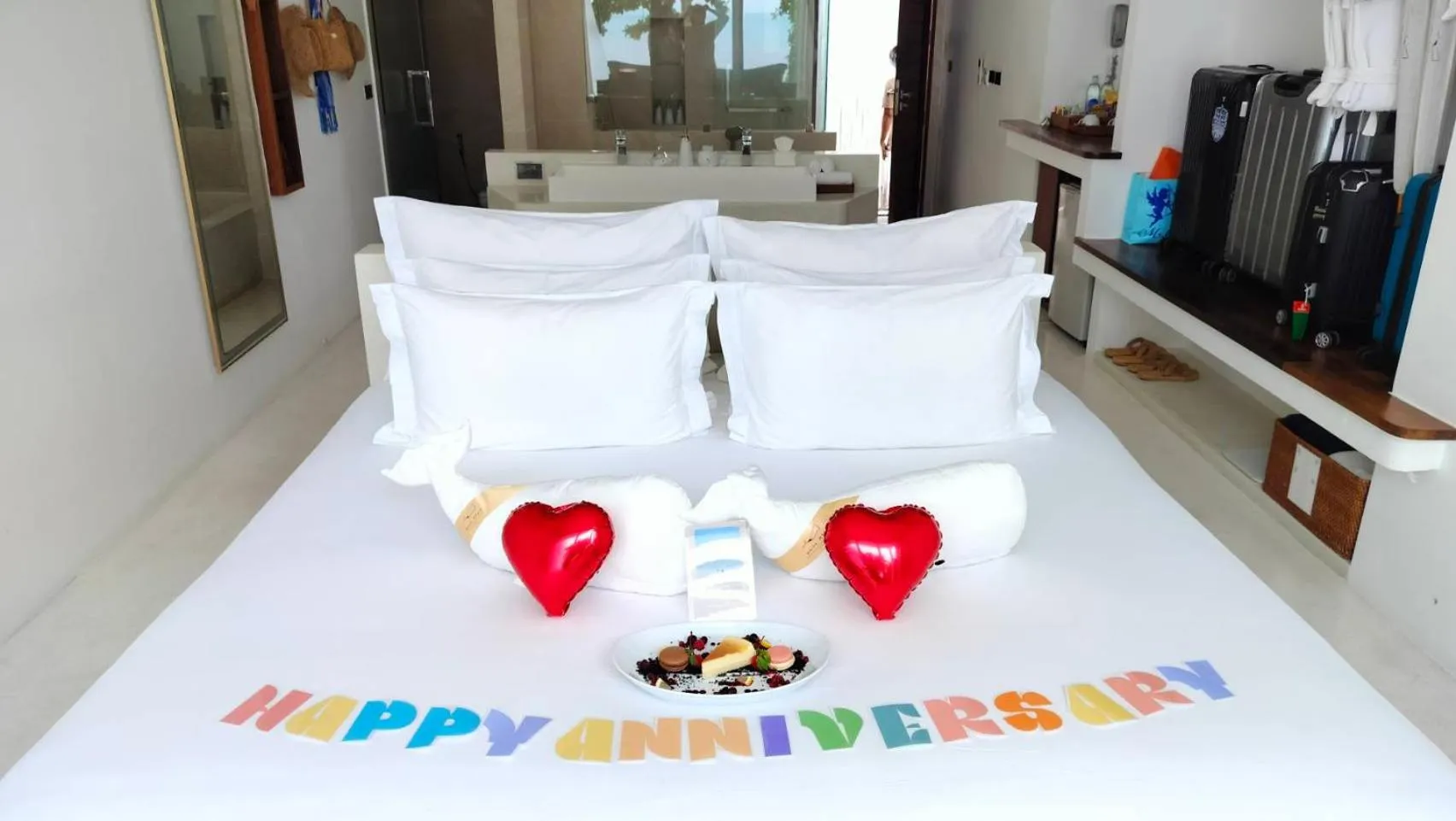 Guests, Bed in White Whale Beachfront Pool Villa