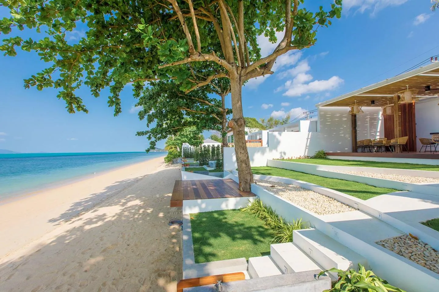 Restaurant/places to eat in White Whale Beachfront Pool Villa