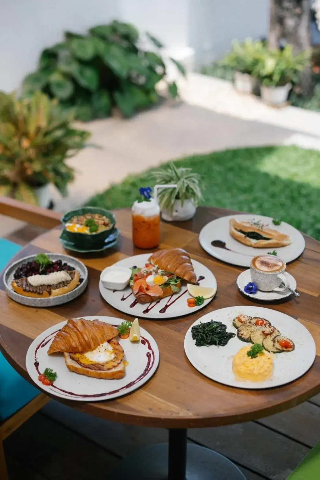 Breakfast in White Whale Beachfront Pool Villa Breakfast in White Whale Beachfront Pool Villa