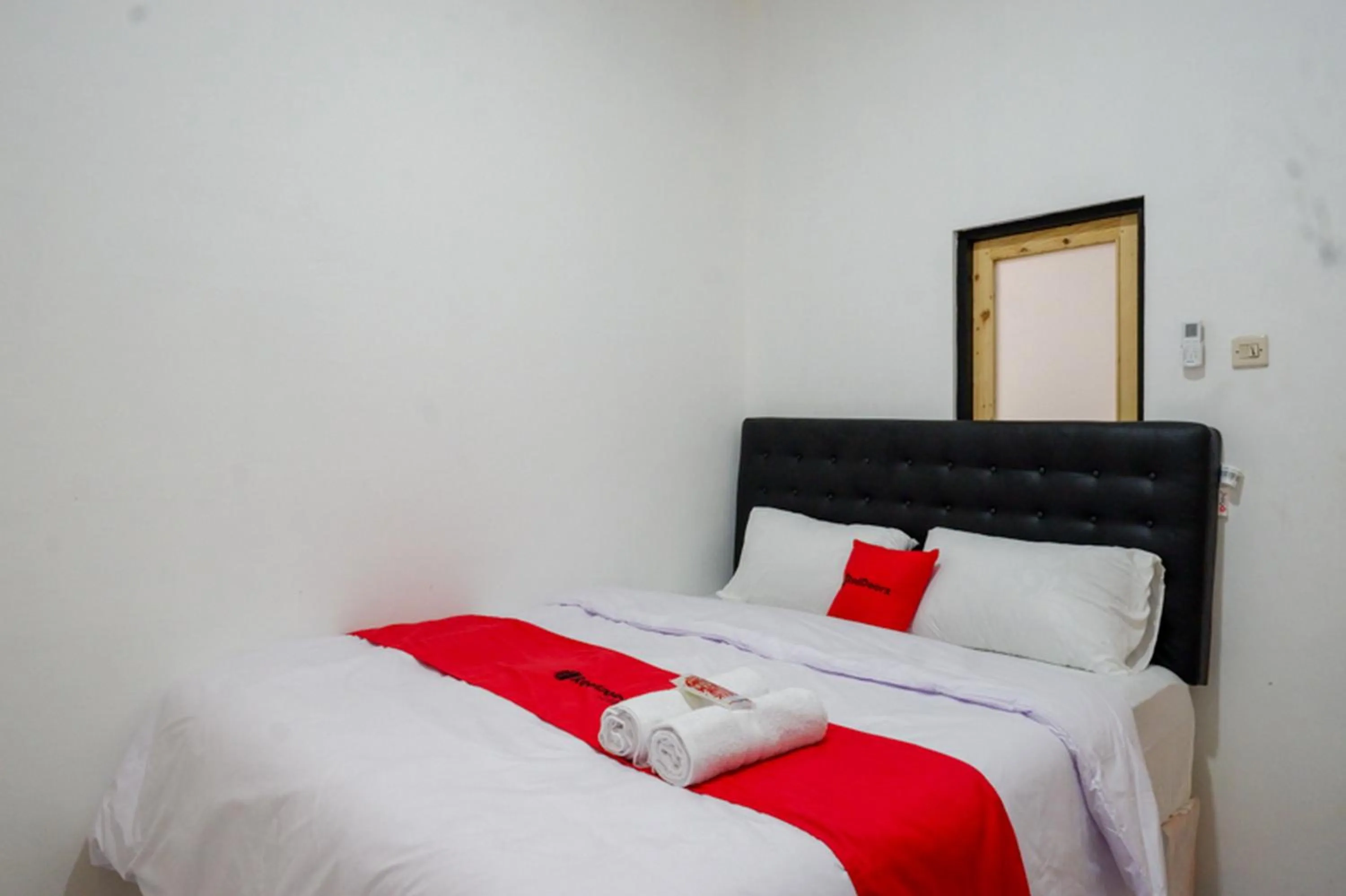 Bedroom in RedDoorz @ Demangan Sari Residence