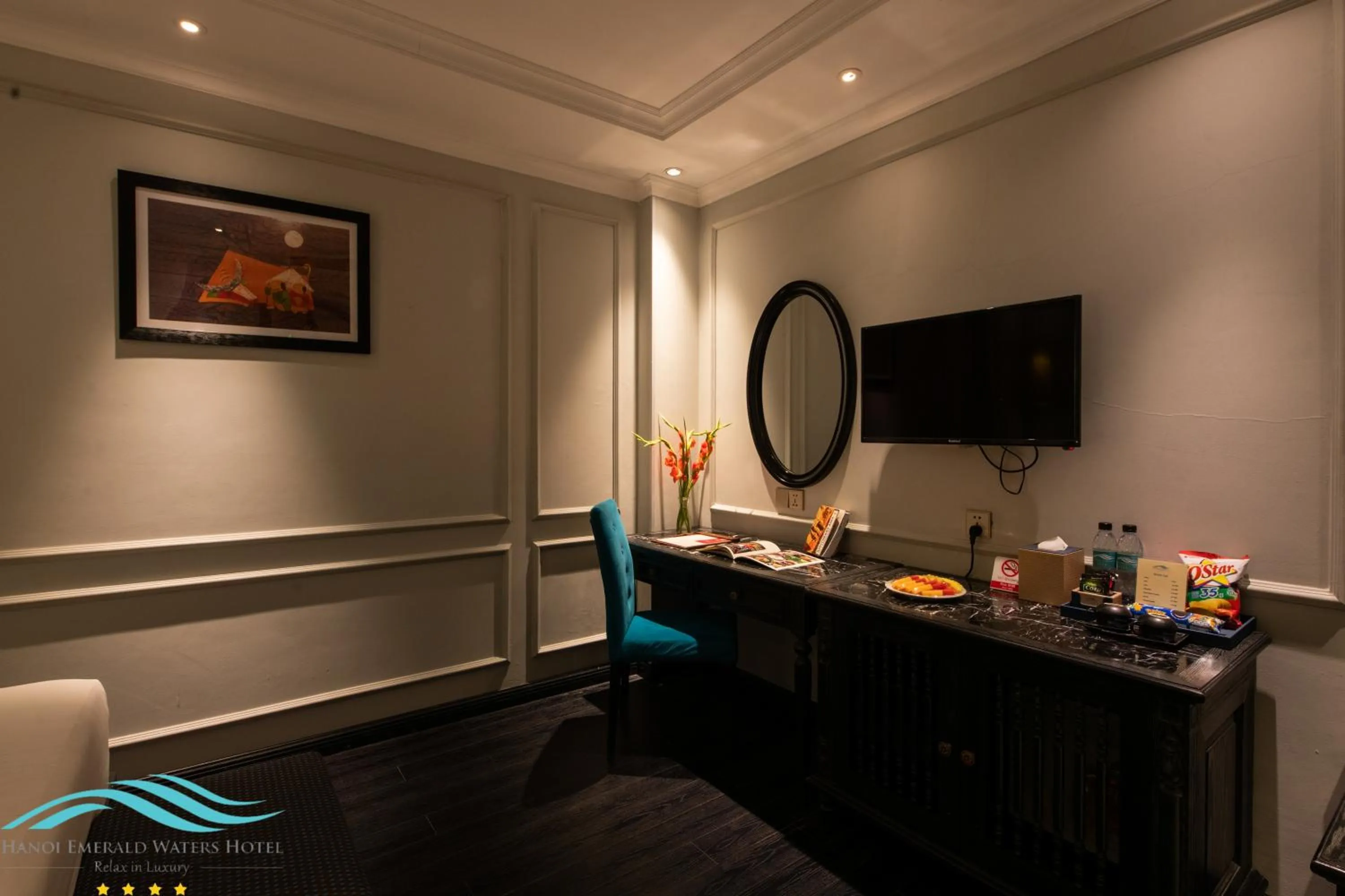 Photo of the whole room in Hanoi Emerald Waters Hotel Valley