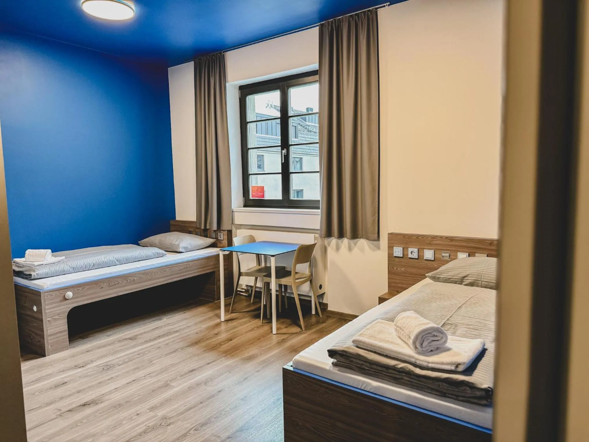 Photo of the whole room, Bed in Jugendherberge München City