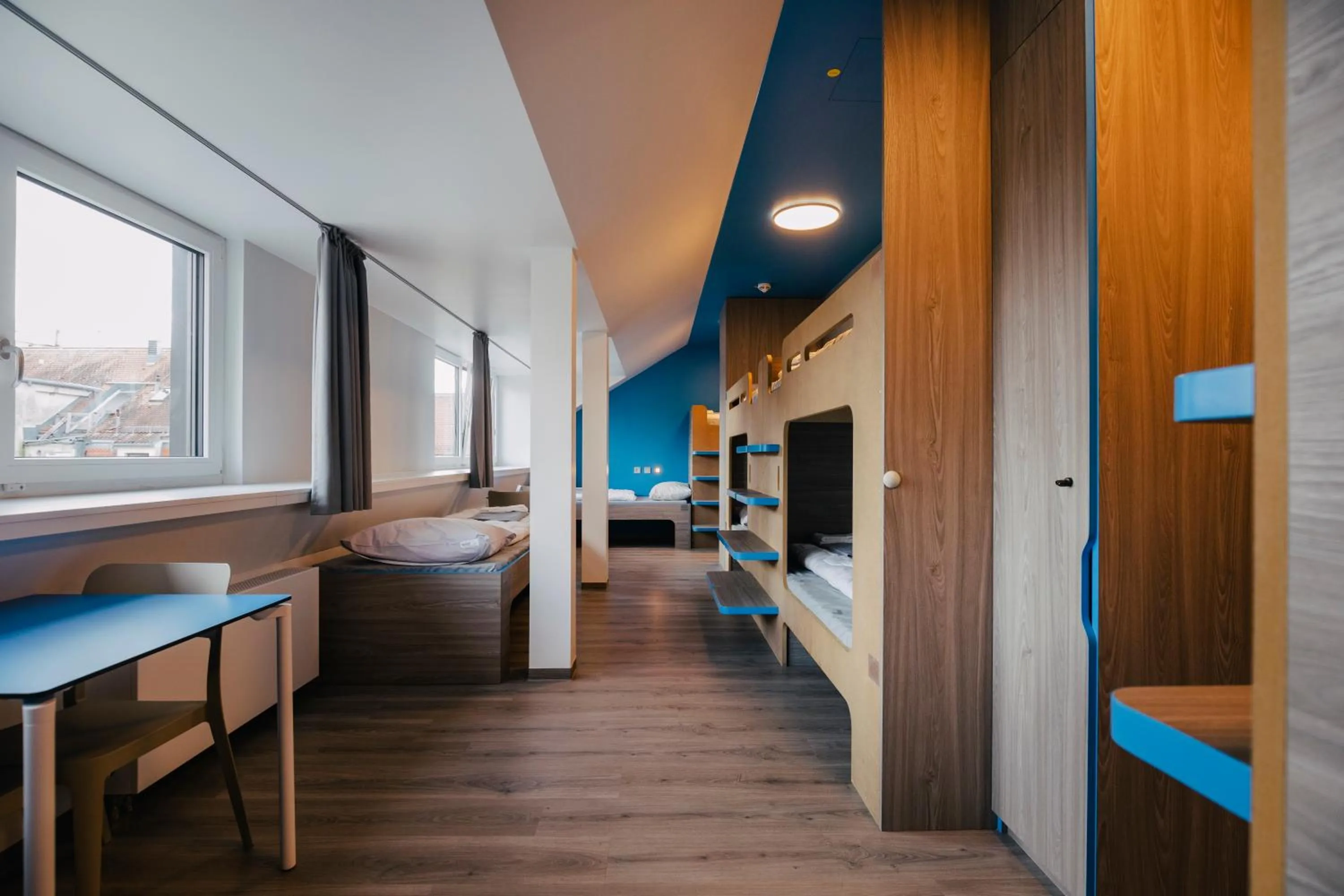 Bedroom, Bed in Jugendherberge München City