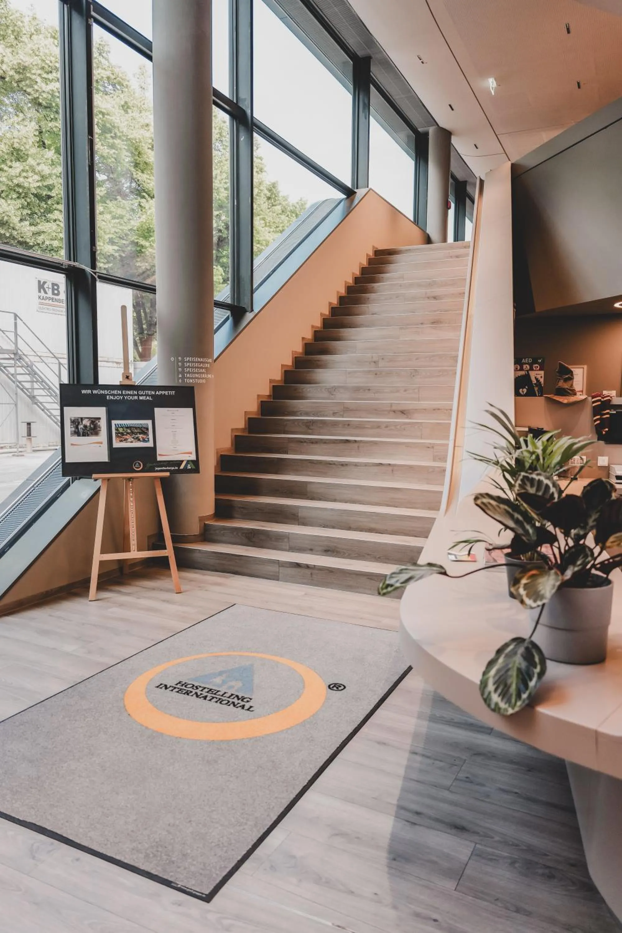 Lobby or reception in Jugendherberge München City