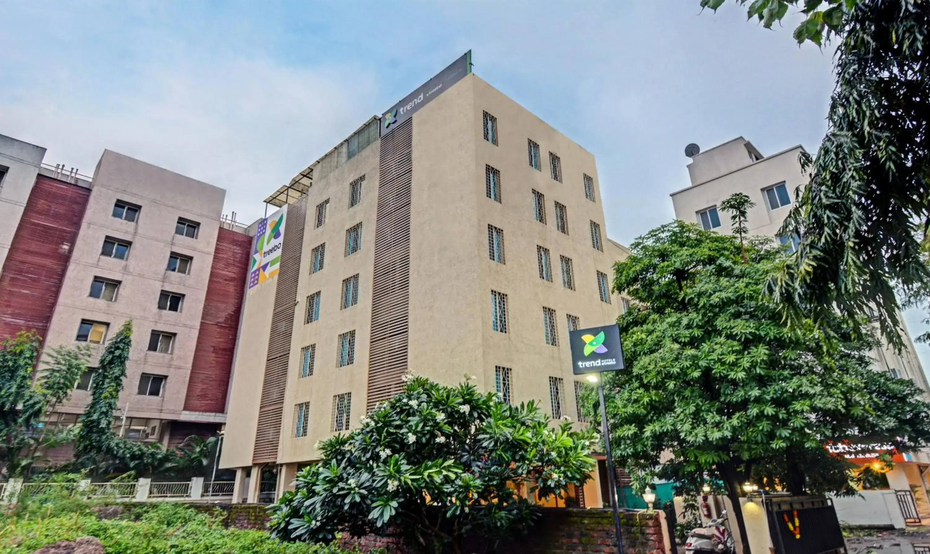 Property building in Treebo Iris Suites Property building in Treebo Iris Suites