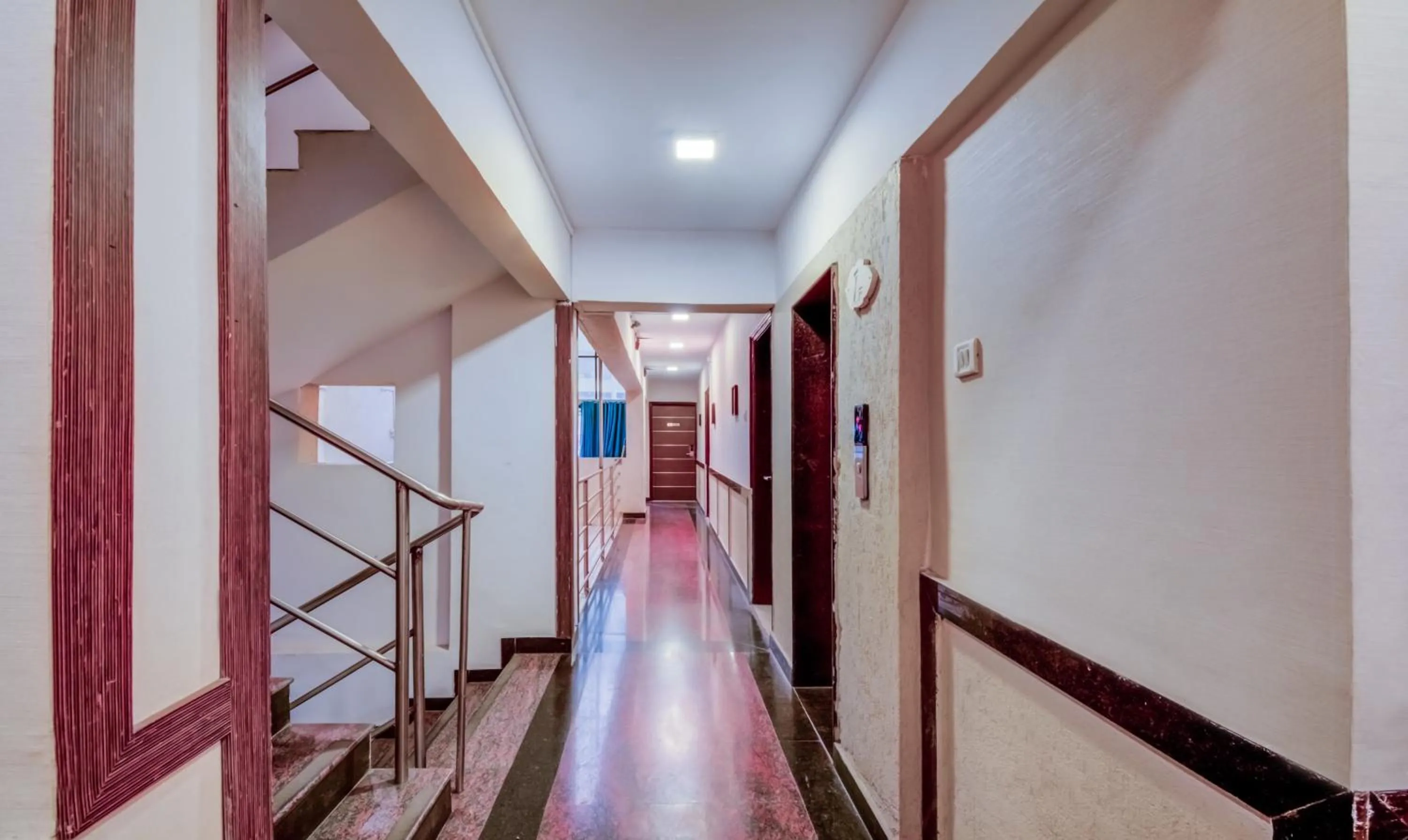 Lobby or reception in Treebo Iris Suites