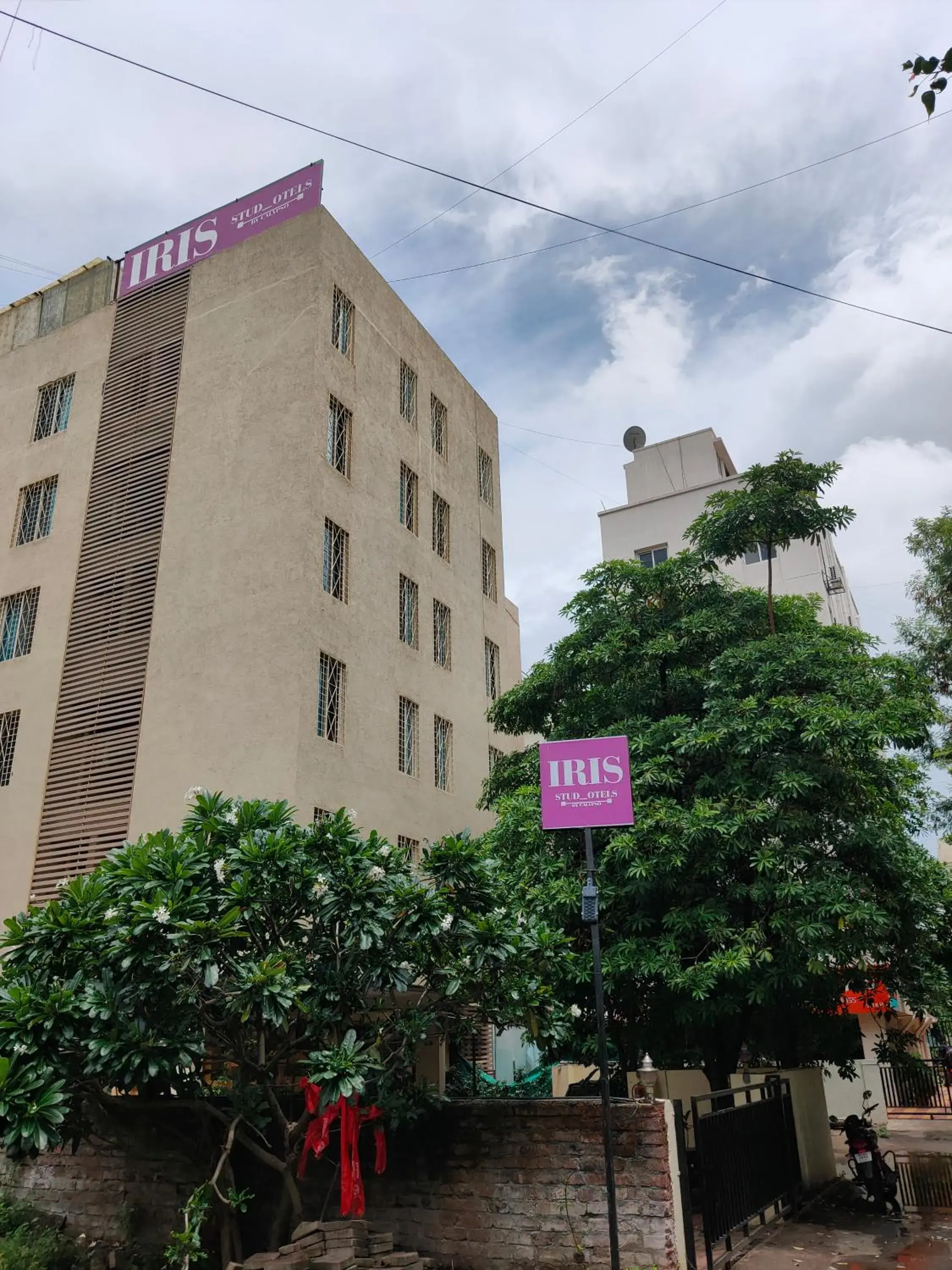 Property building in Treebo Iris Suites Property building in Treebo Iris Suites