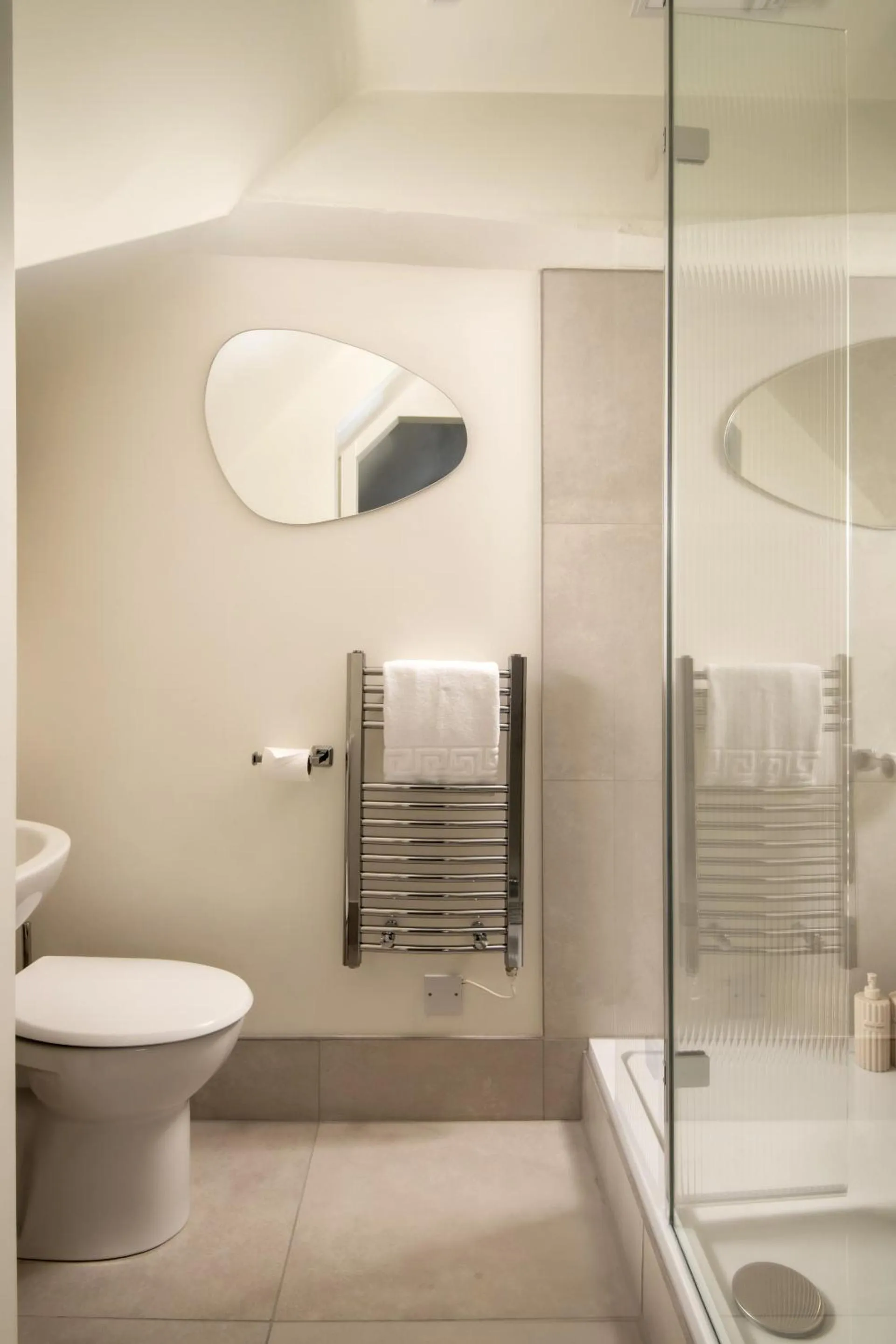 Bathroom in Magnolia Cottage-Exclusive Cotswold Package