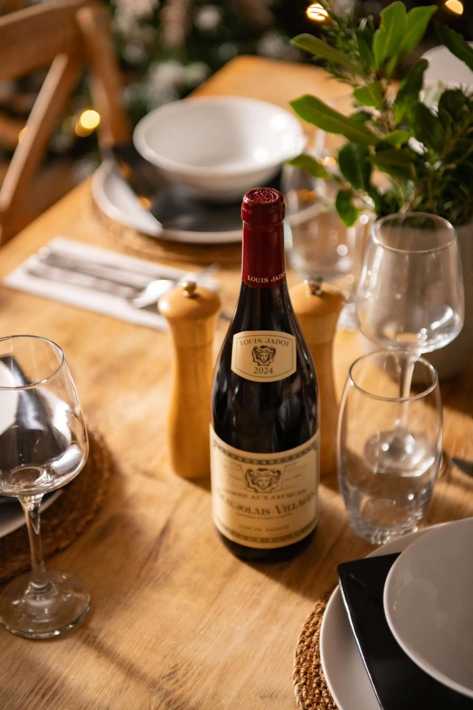 Dining area in Magnolia Cottage-Exclusive Cotswold Package