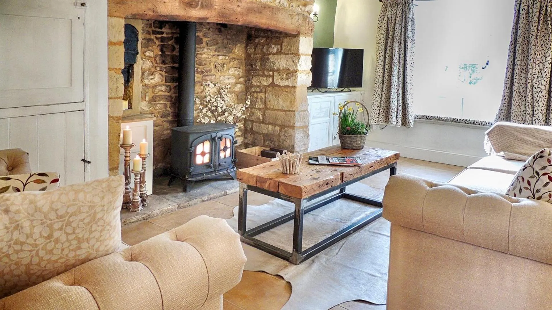 Living room in Magnolia Cottage-Exclusive Cotswold Package