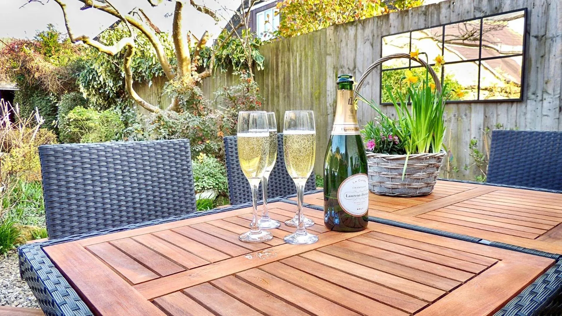 Garden in Magnolia Cottage-Exclusive Cotswold Package