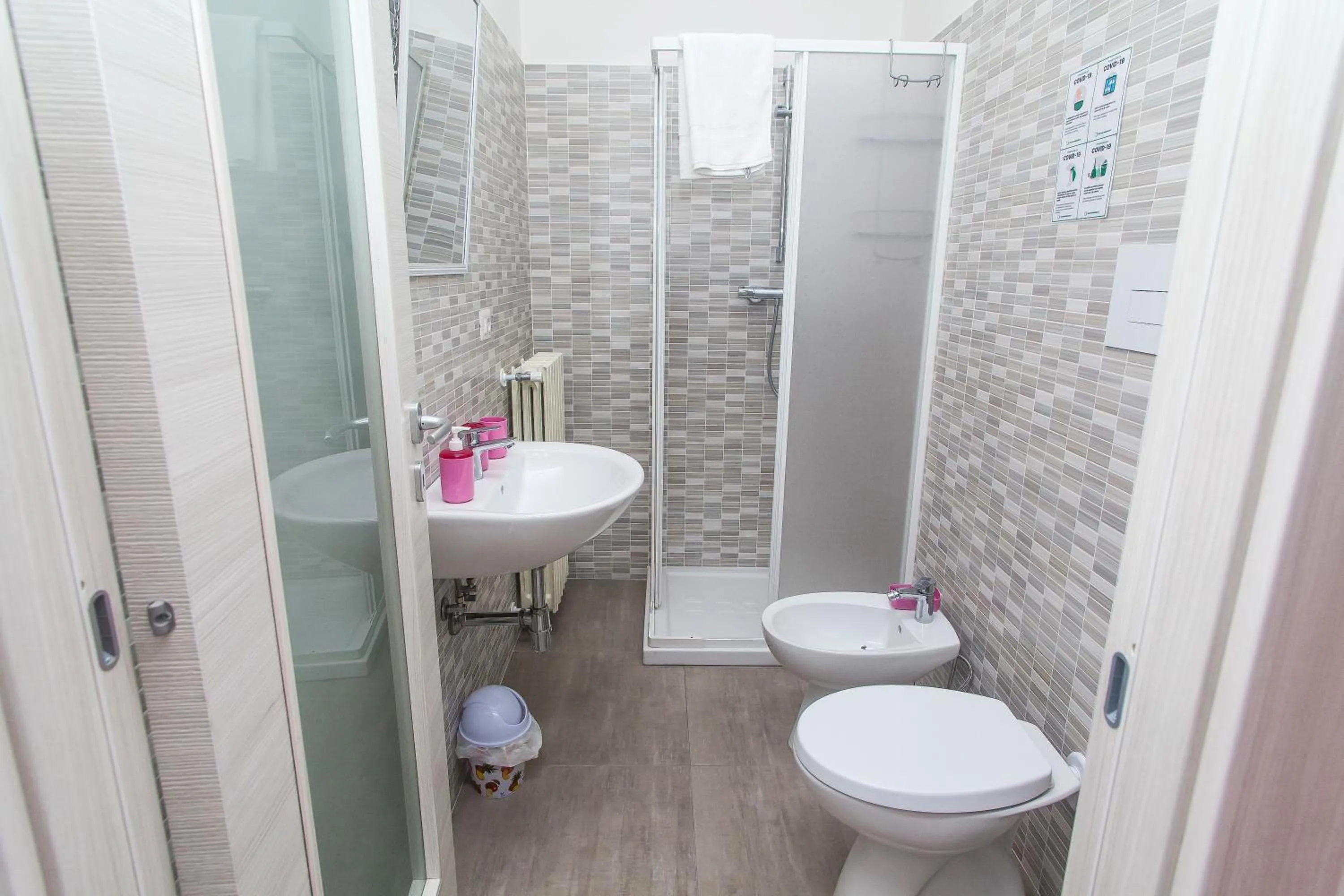 Shower in B&B Al Ponte