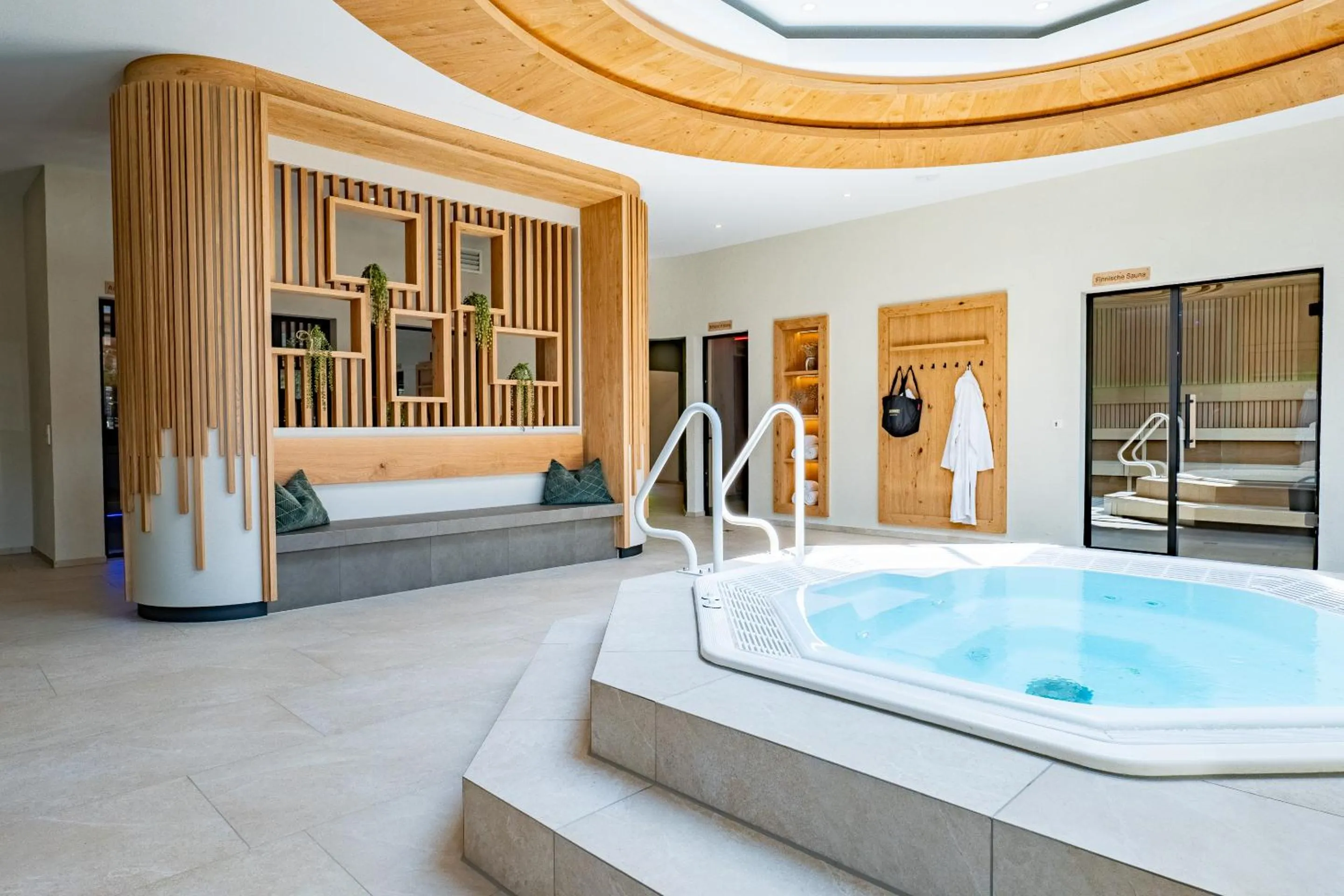 Hot Tub in Hotel & Restaurant Post