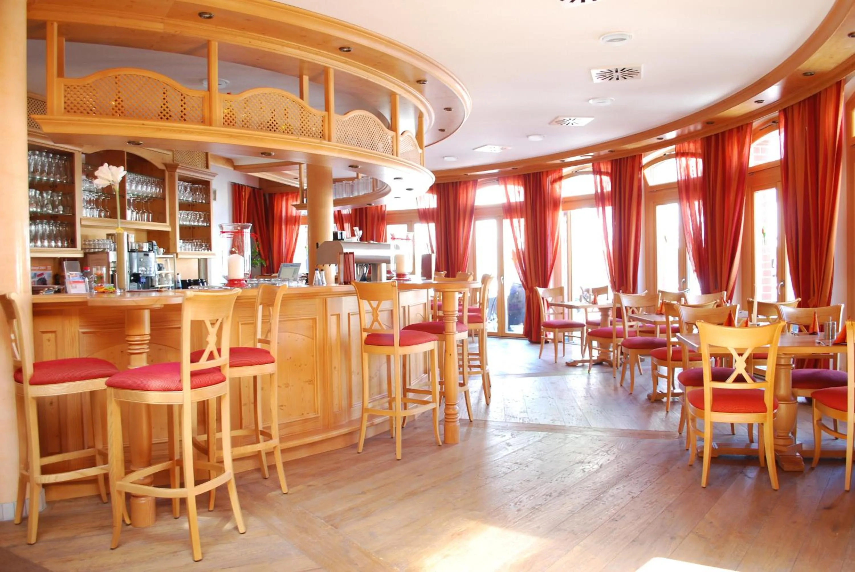 Restaurant/places to eat in Hotel & Restaurant Post