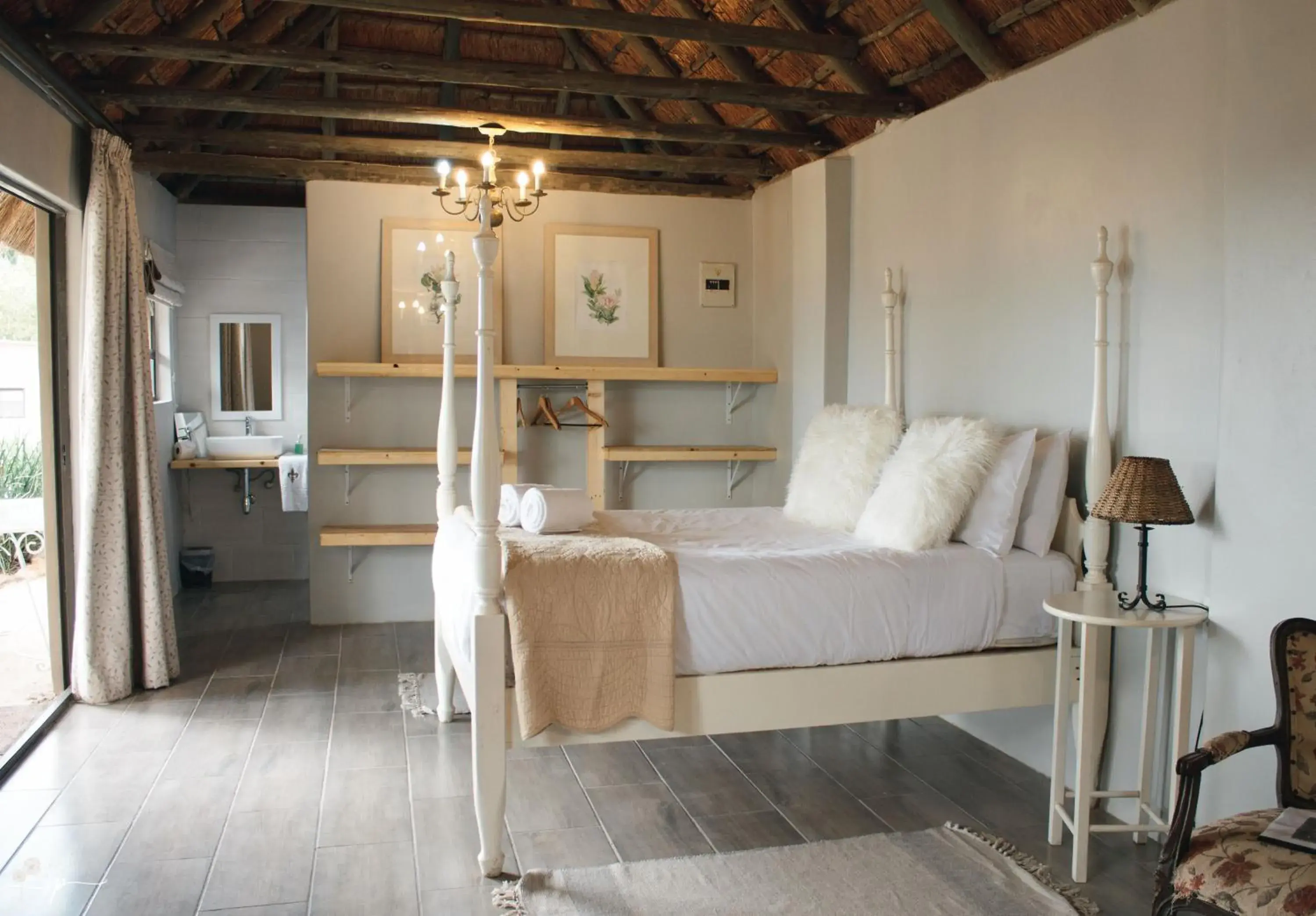 Honeymoon Suite - single occupancy in Ollivanders Estate Honeymoon Suite - single occupancy in Ollivanders Estate