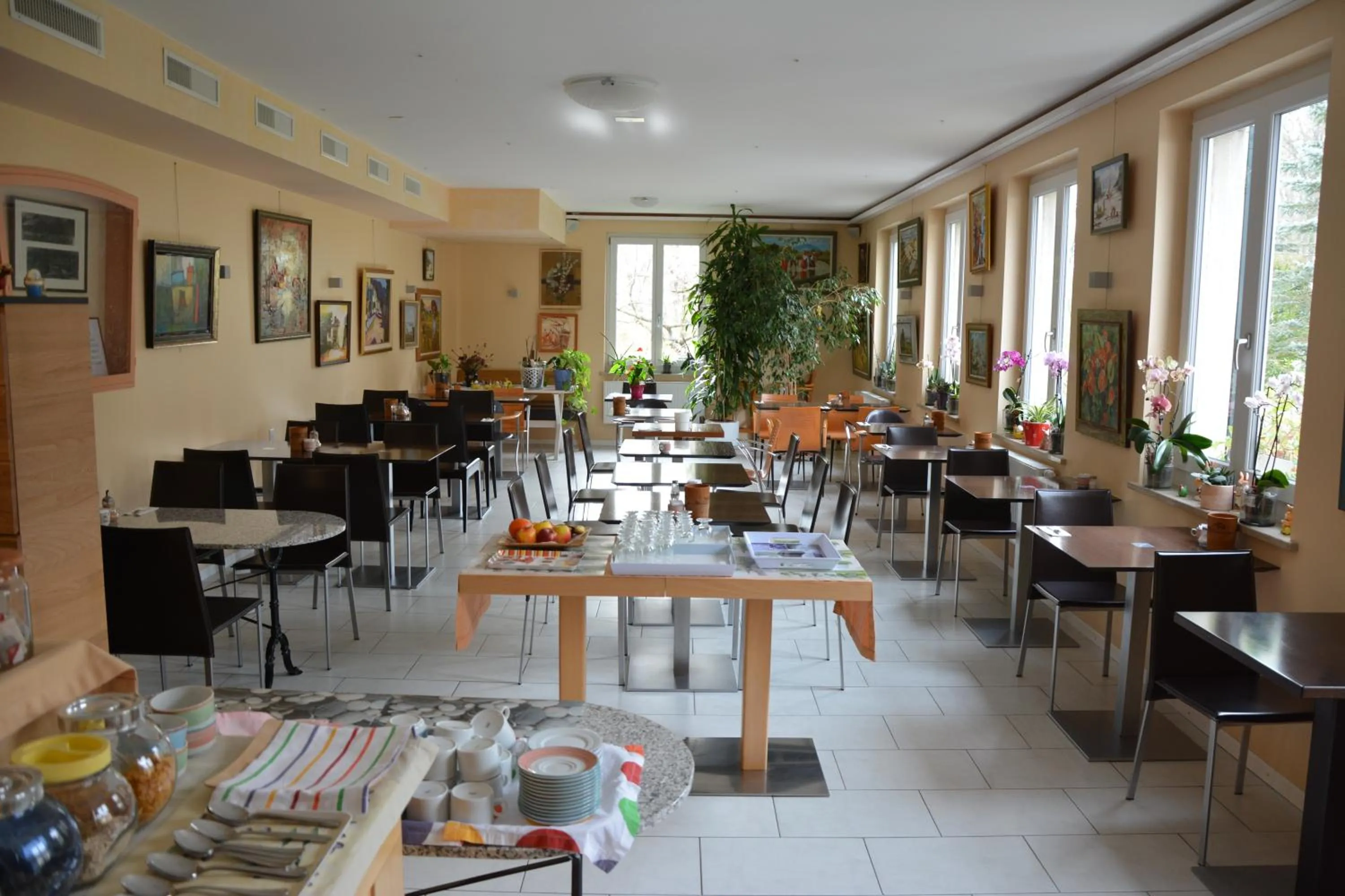 Restaurant/places to eat in Hotel Hessengüetli
