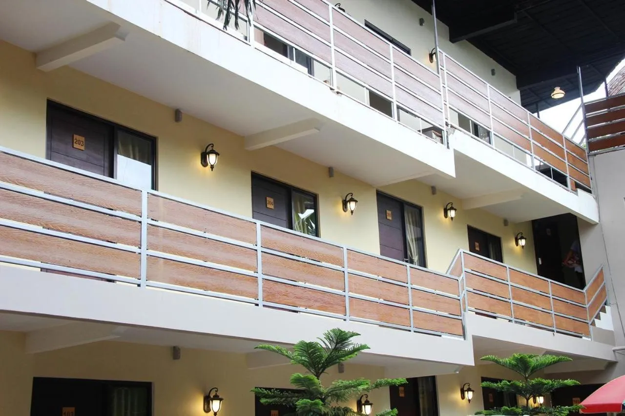 Property building in Bamboe Inn 2 Homestay