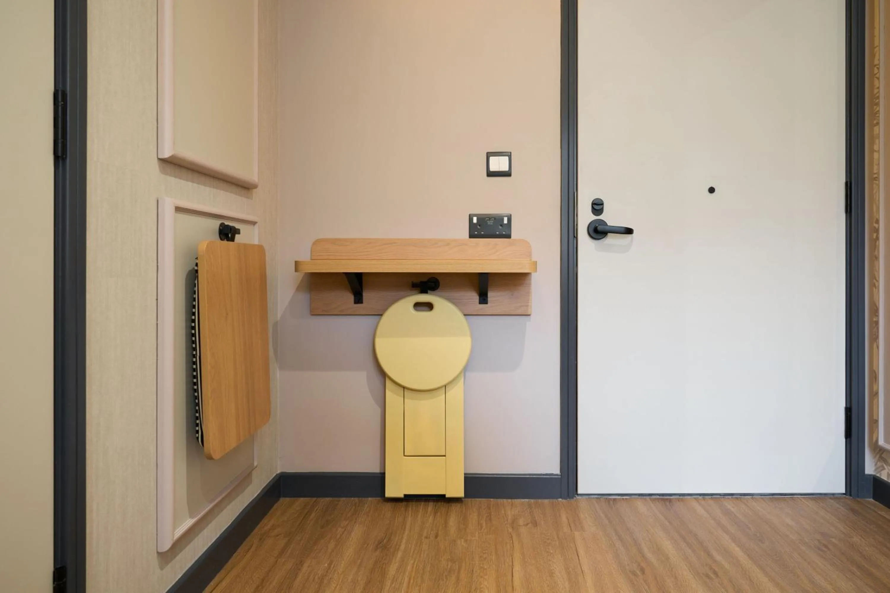 Photo of the whole room in Four Points Flex by Sheraton London Euston