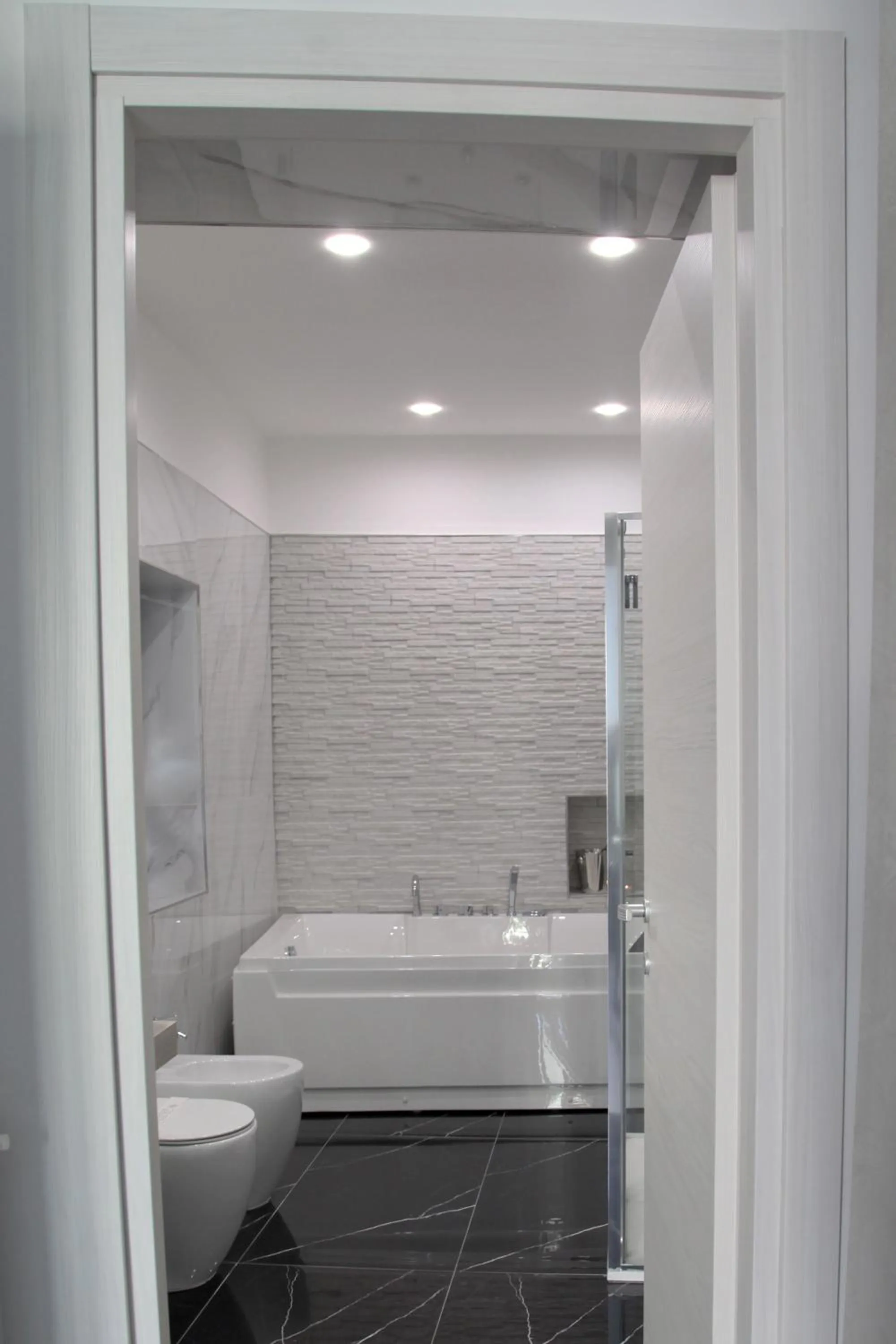 Shower in Royal Dreams