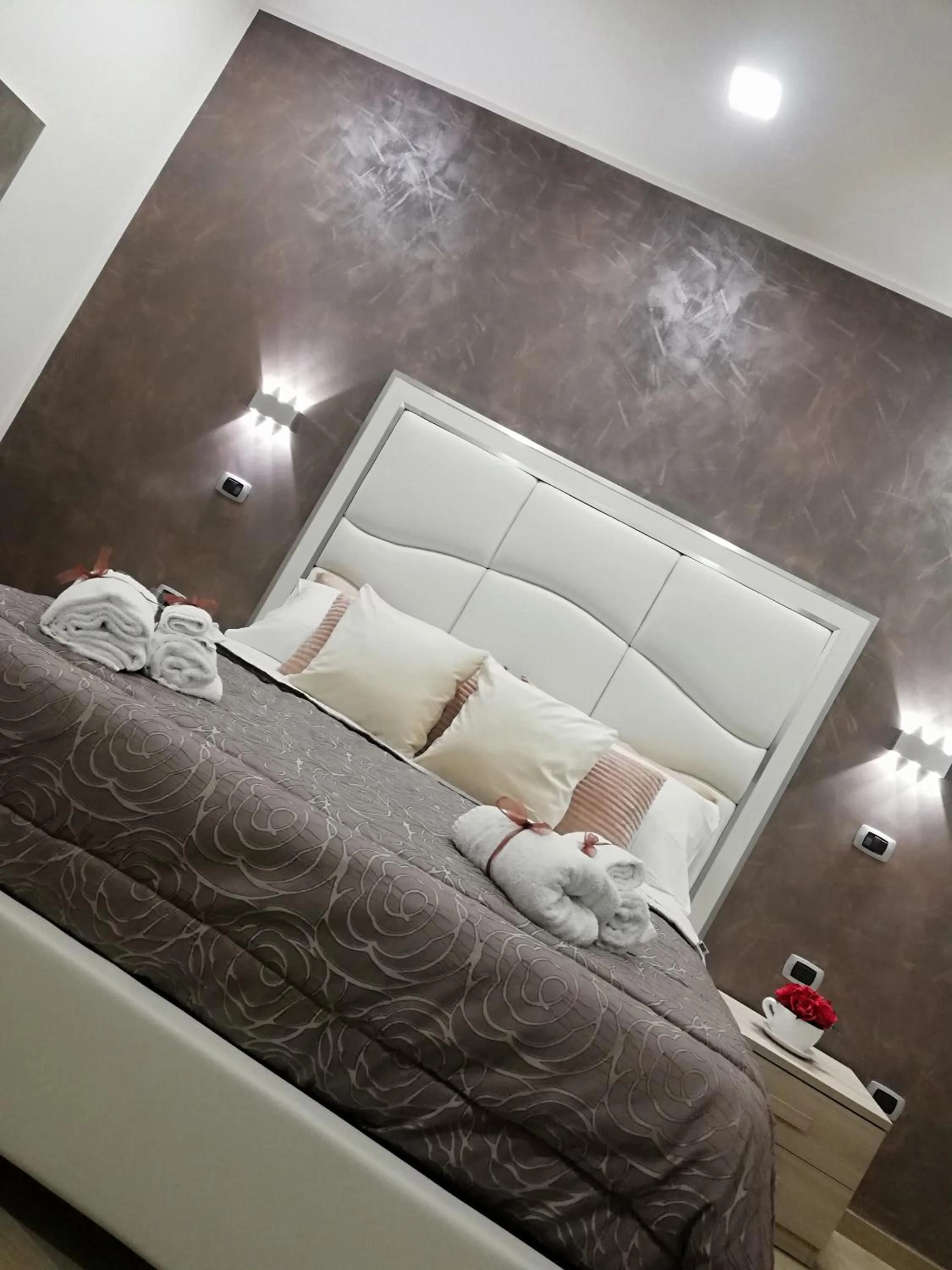 Bedroom, Bed in Royal Dreams