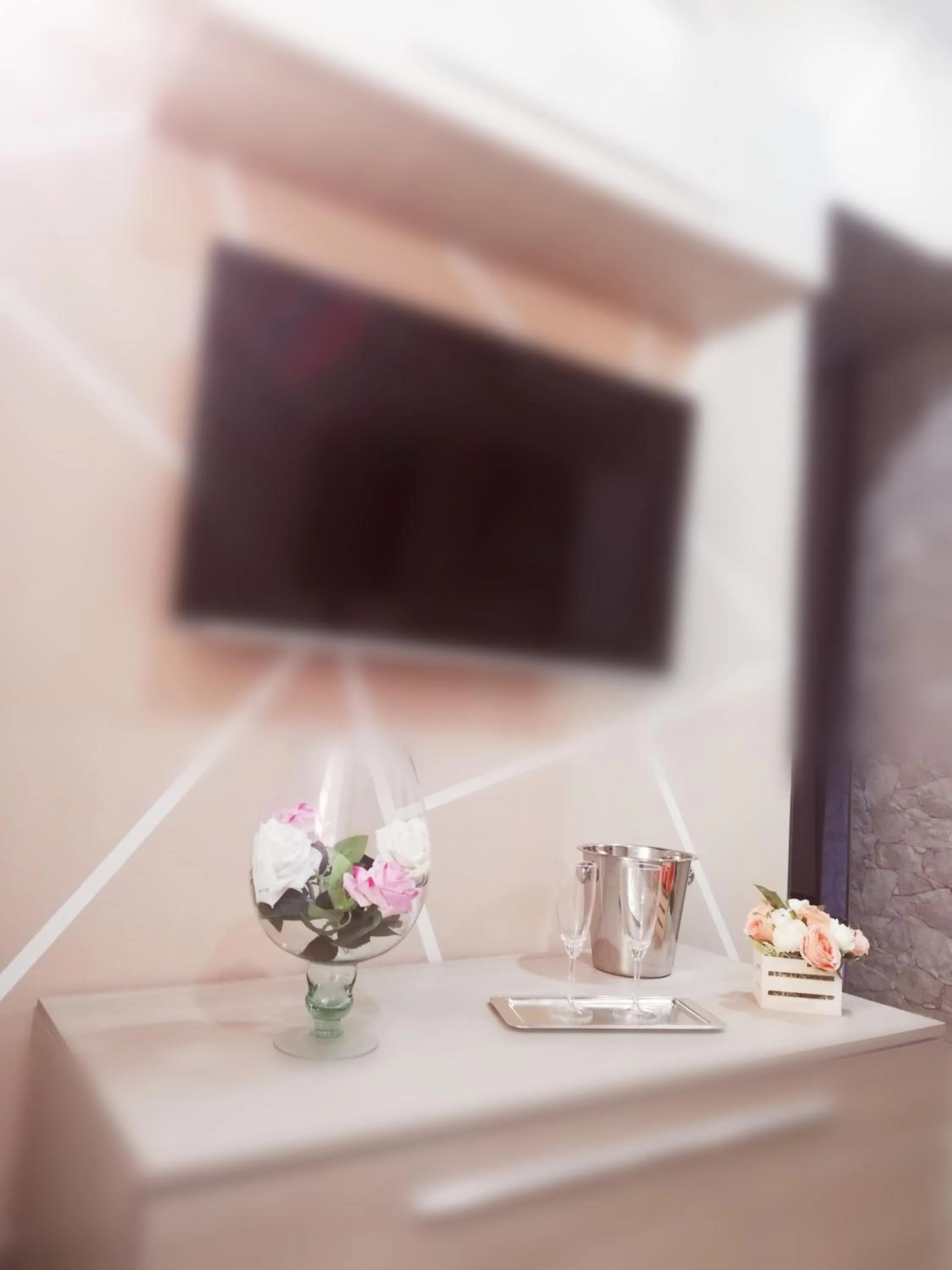 TV and multimedia in Royal Dreams