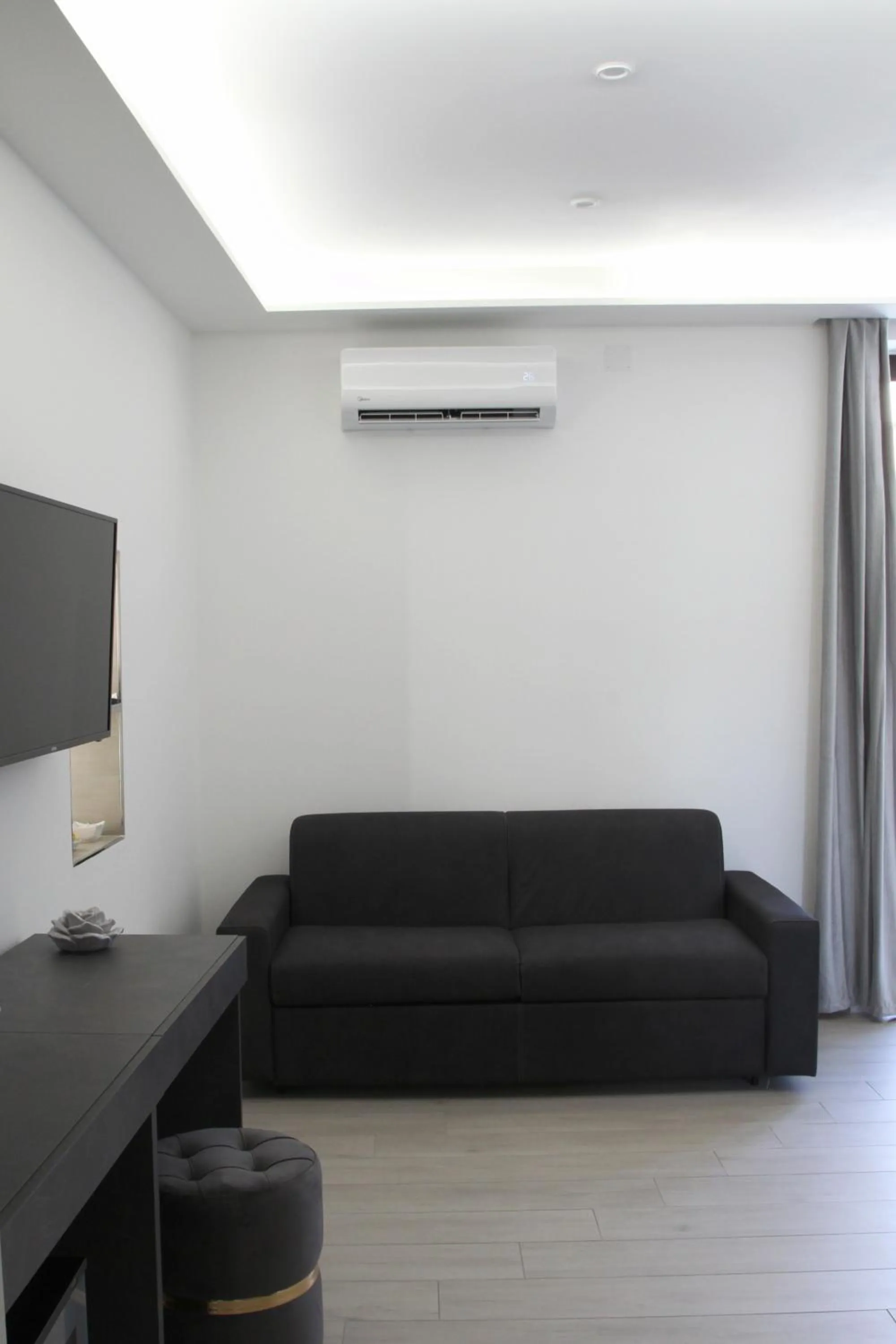 Bedroom in Royal Dreams