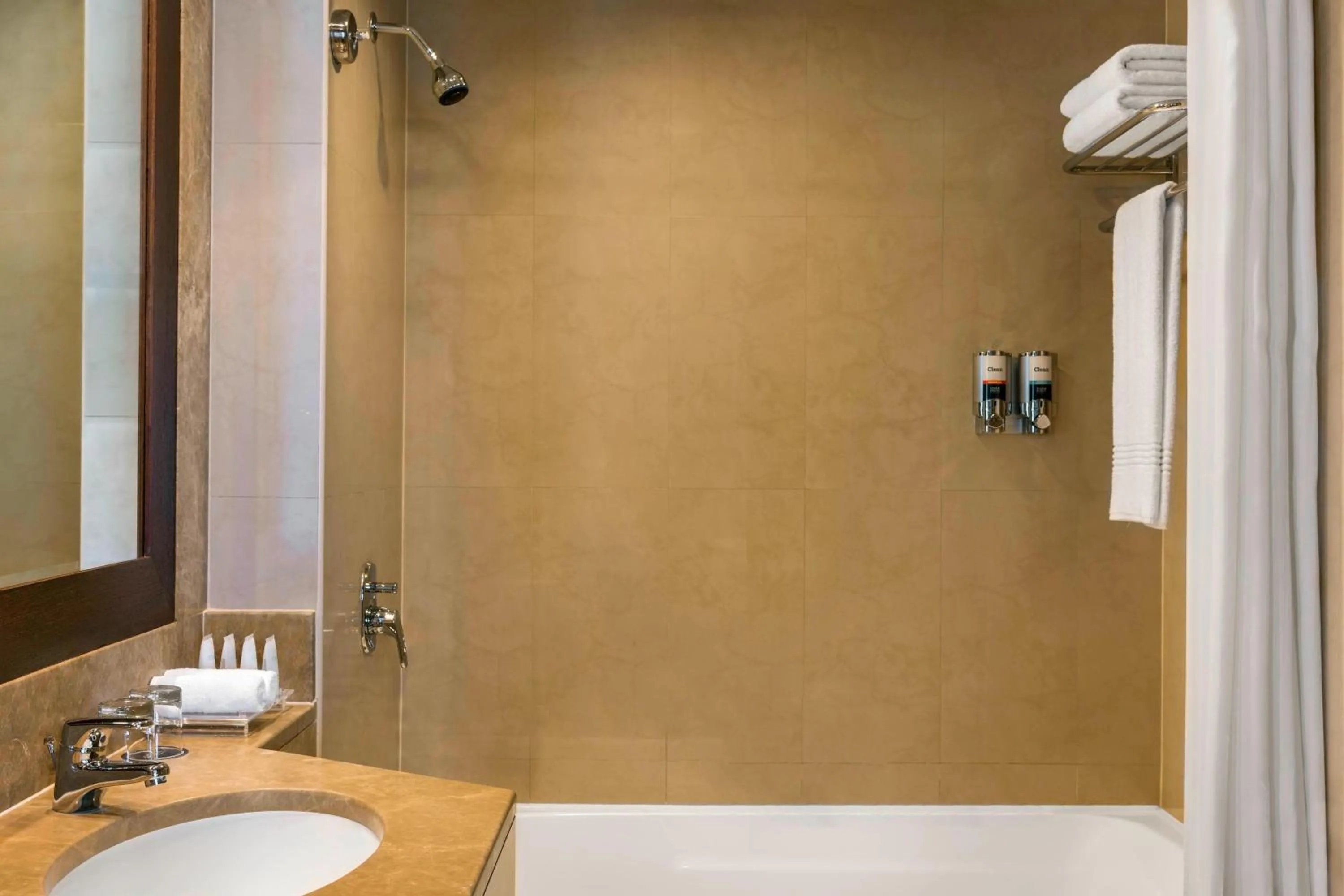 Bathroom in Four Points by Sheraton Sheikh Zayed Road
