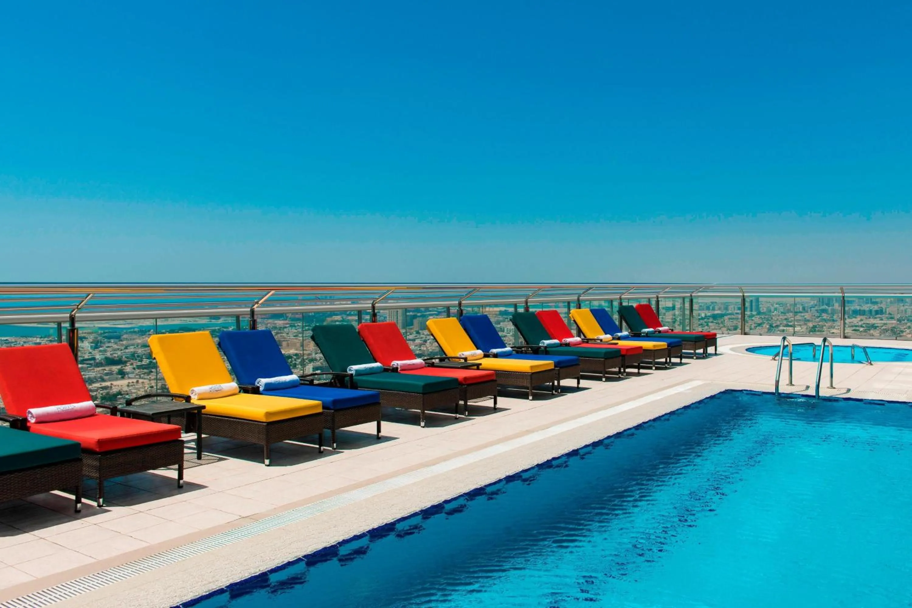 Swimming pool in Four Points by Sheraton Sheikh Zayed Road