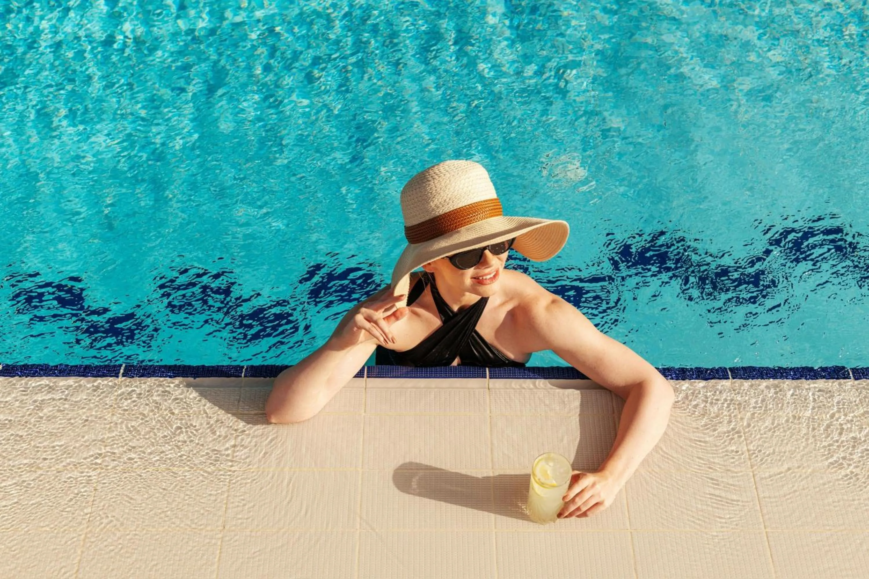 Swimming pool in Four Points by Sheraton Sheikh Zayed Road