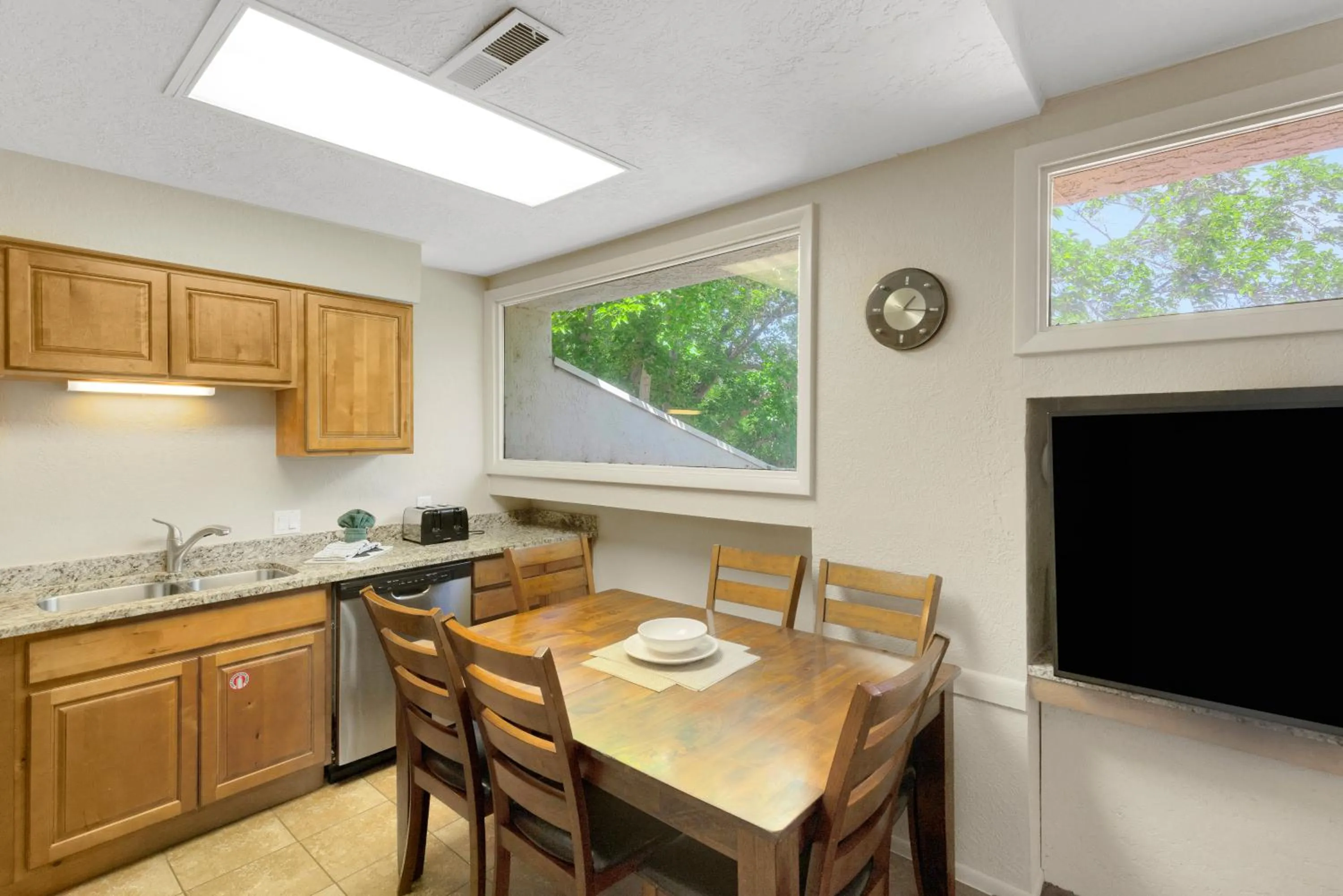 Kitchen or kitchenette in Villas at Southgate