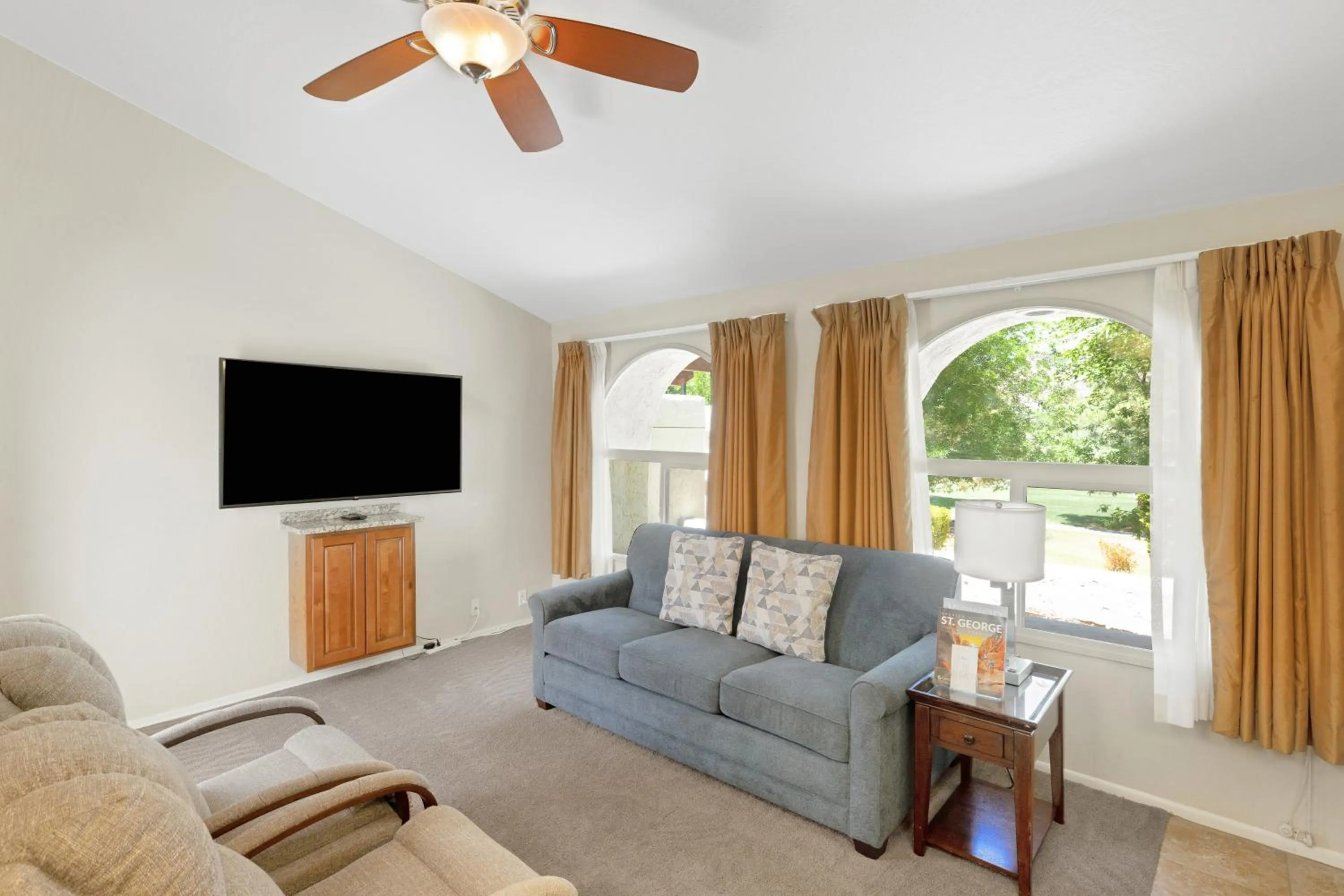 TV and multimedia in Villas at Southgate